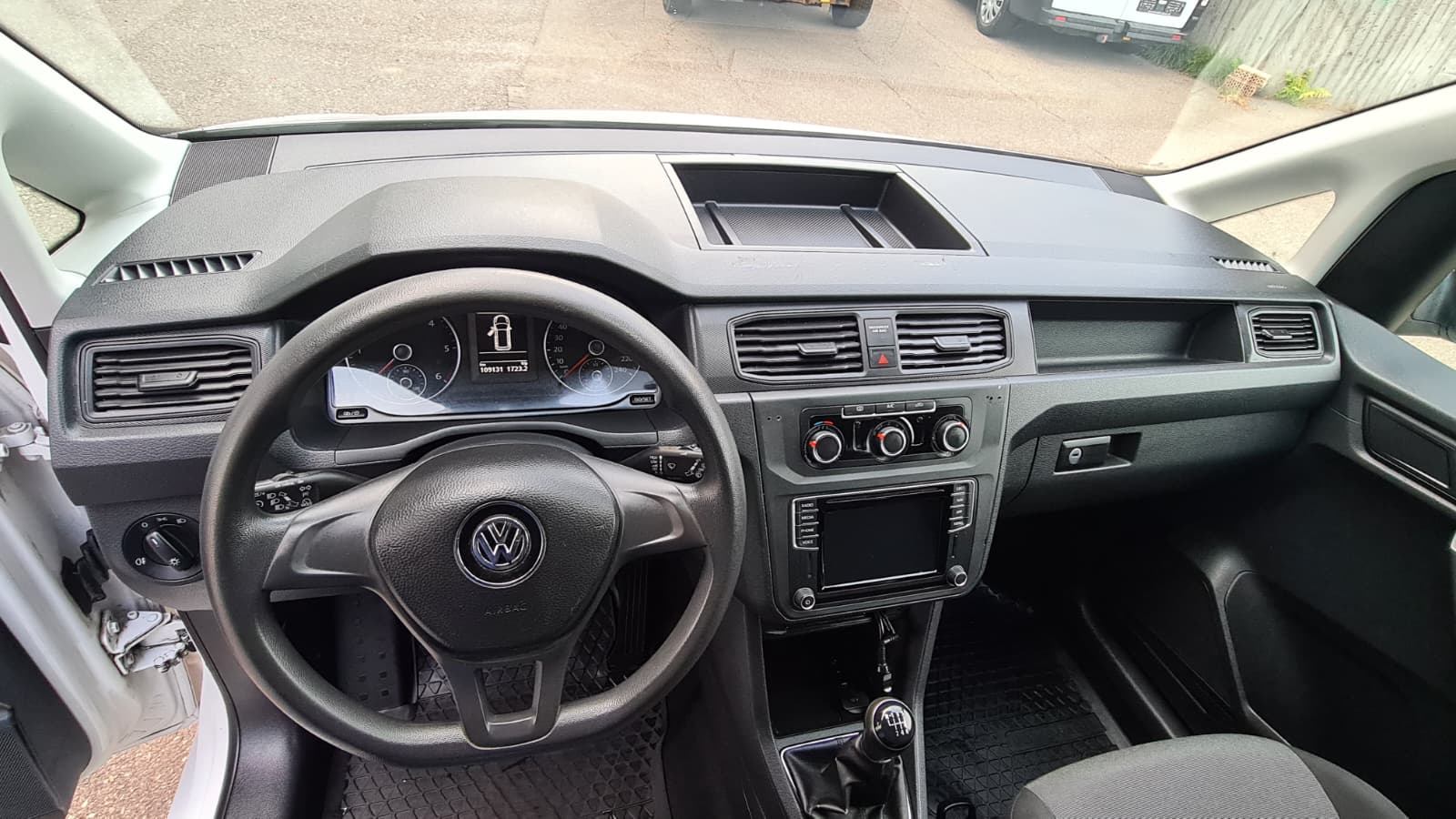 VW Caddy Maxi 2.0TDI 4Motion BlueMotion Technology ** Gr-Navi ** Klimaanlage ** Tempomat ** PDC Hinten ** Frisch Ab MFK & Service-image-16