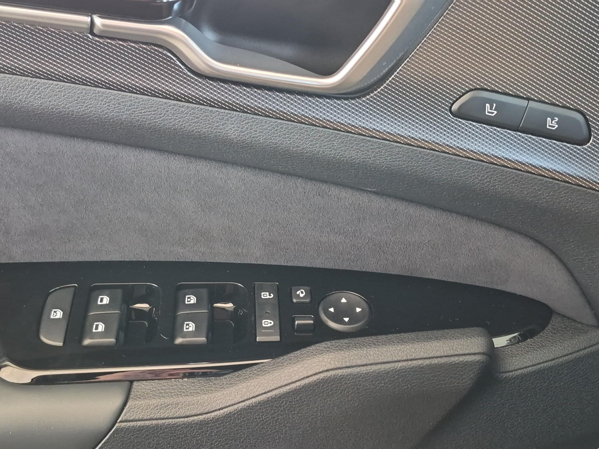 KIA Sportage 1.6 T-GDi Hybrid GT-Line-image-16