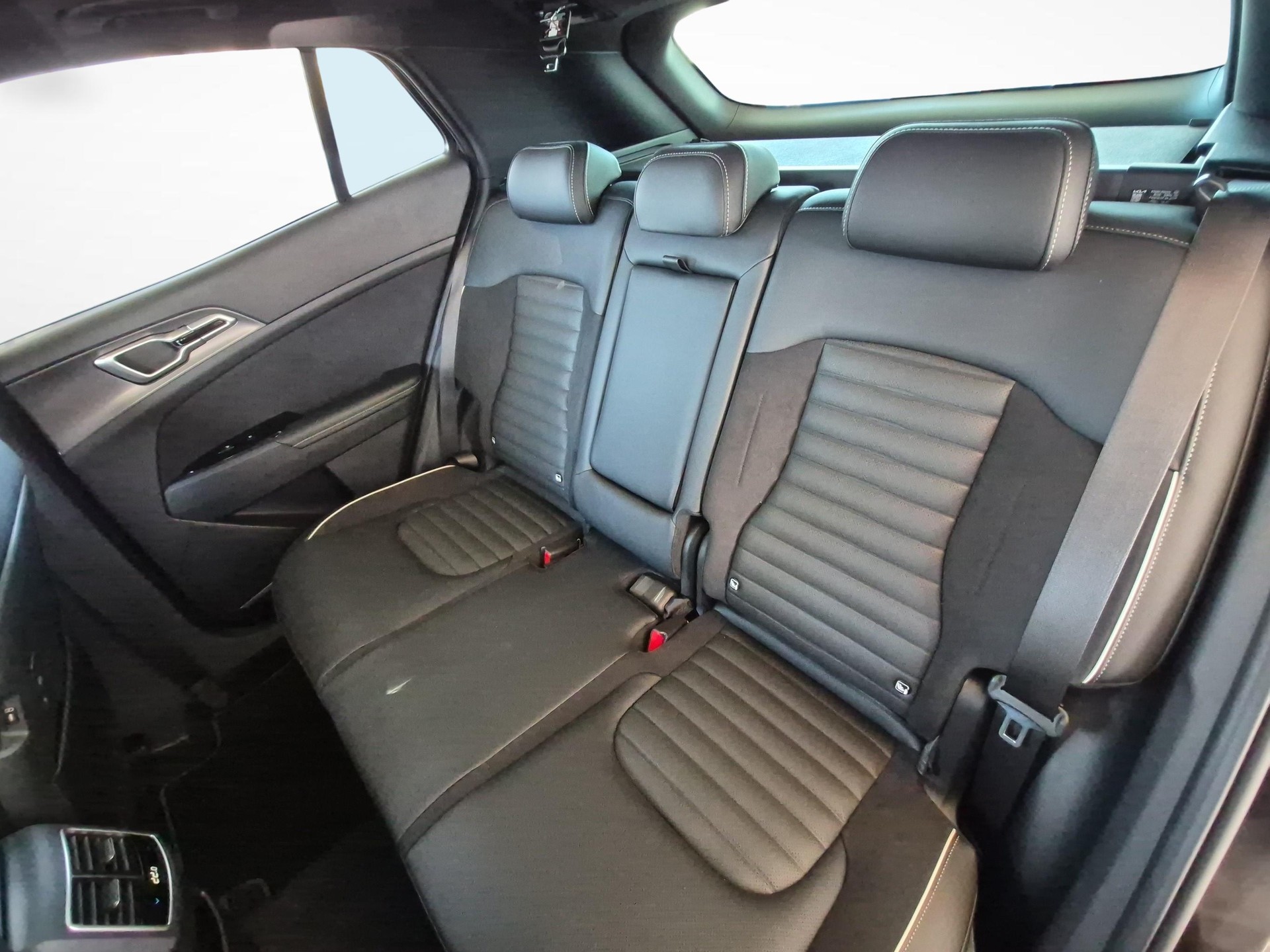 KIA Sportage 1.6 T-GDi Hybrid GT-Line-image-10