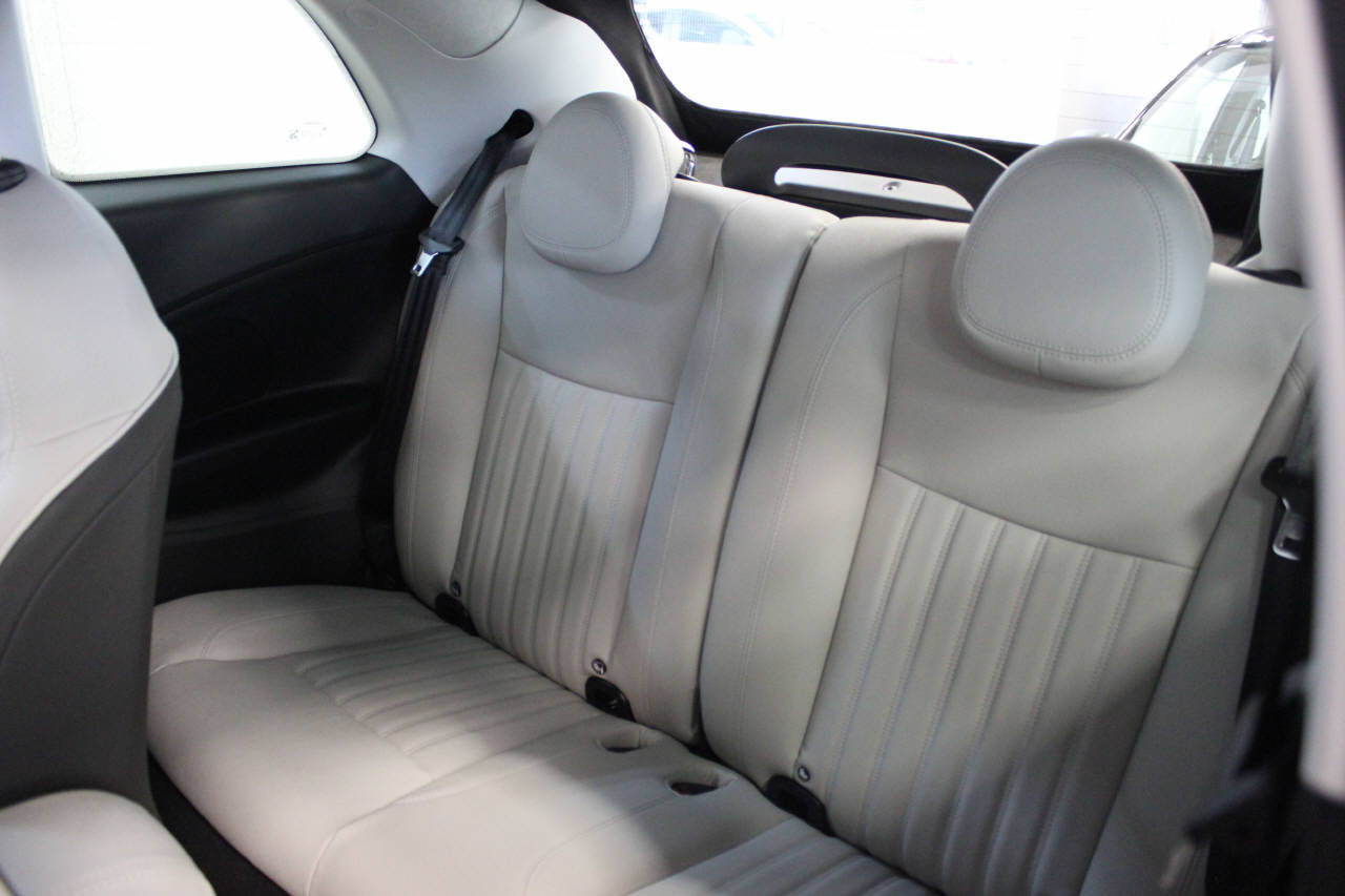 FIAT 500 Cabrio La Prima-image-6