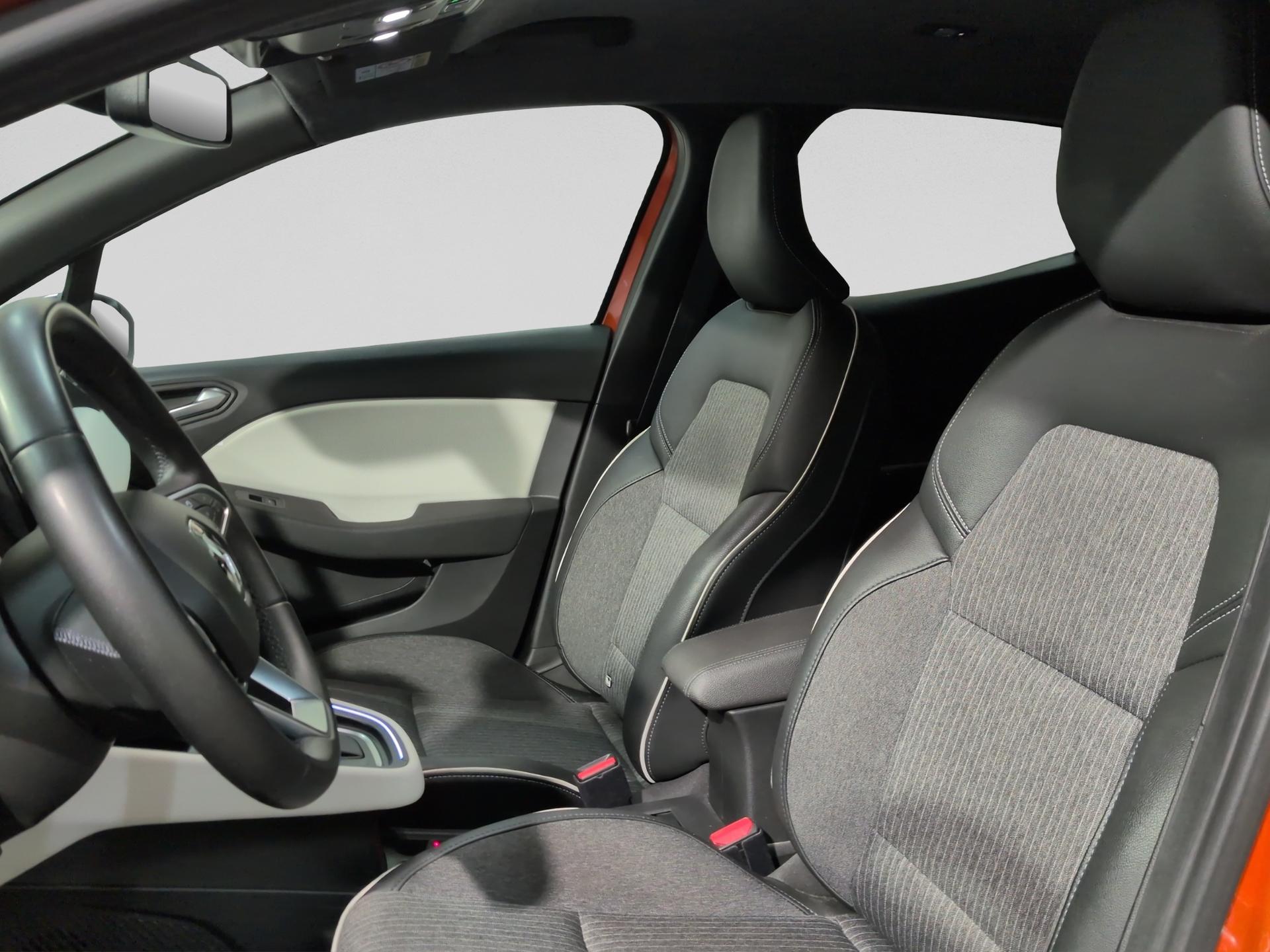 RENAULT Clio 1.6 E-Tech Techno-image-8