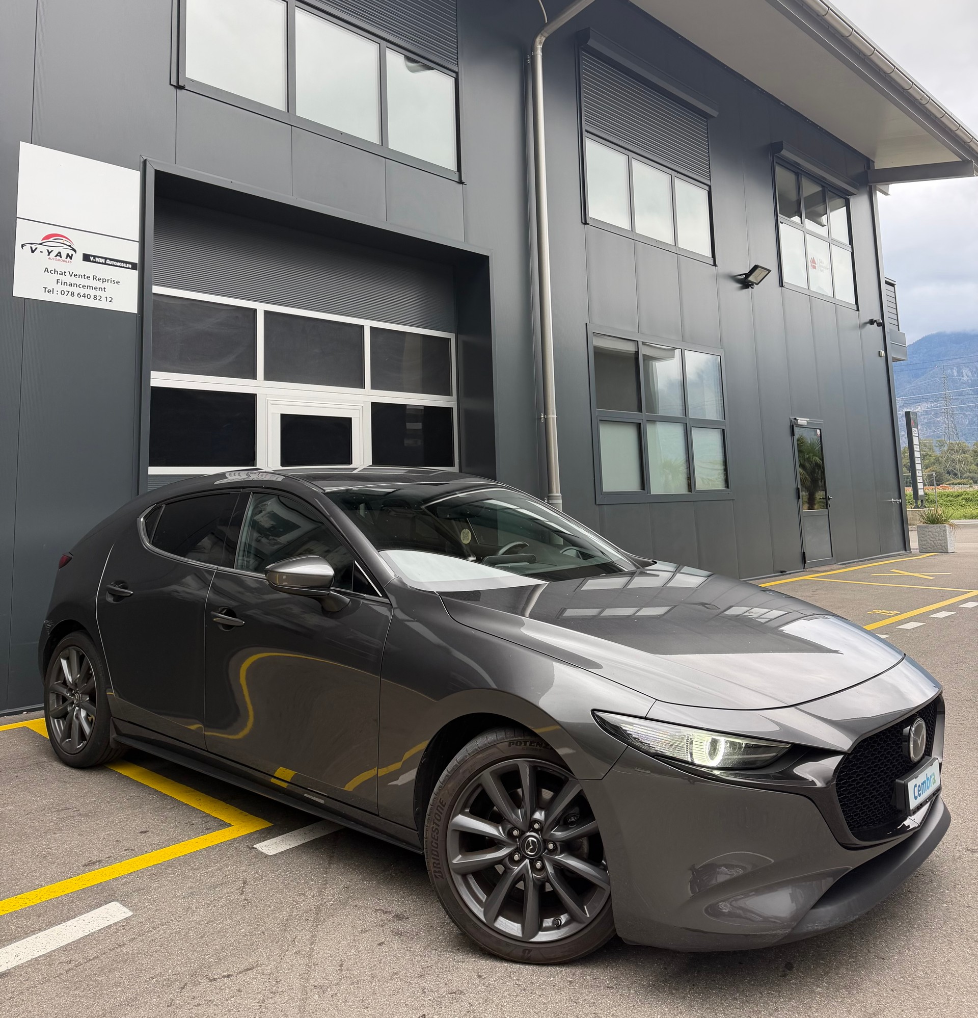 MAZDA 3 Hatchback SKYACTIV-X M Hybrid 180 Revolution-image-1
