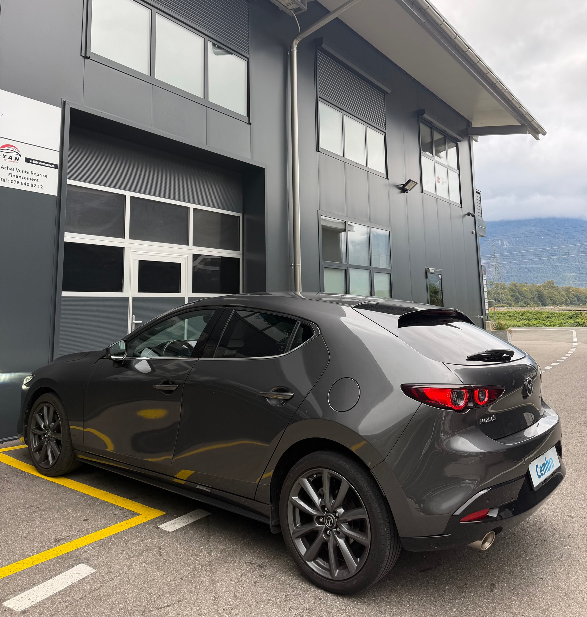 MAZDA 3 Hatchback SKYACTIV-X M Hybrid 180 Revolution-image-5