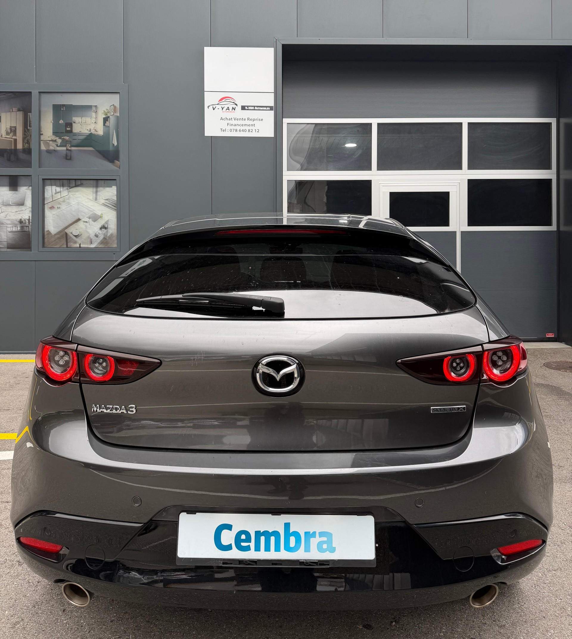 MAZDA 3 Hatchback SKYACTIV-X M Hybrid 180 Revolution-image-4