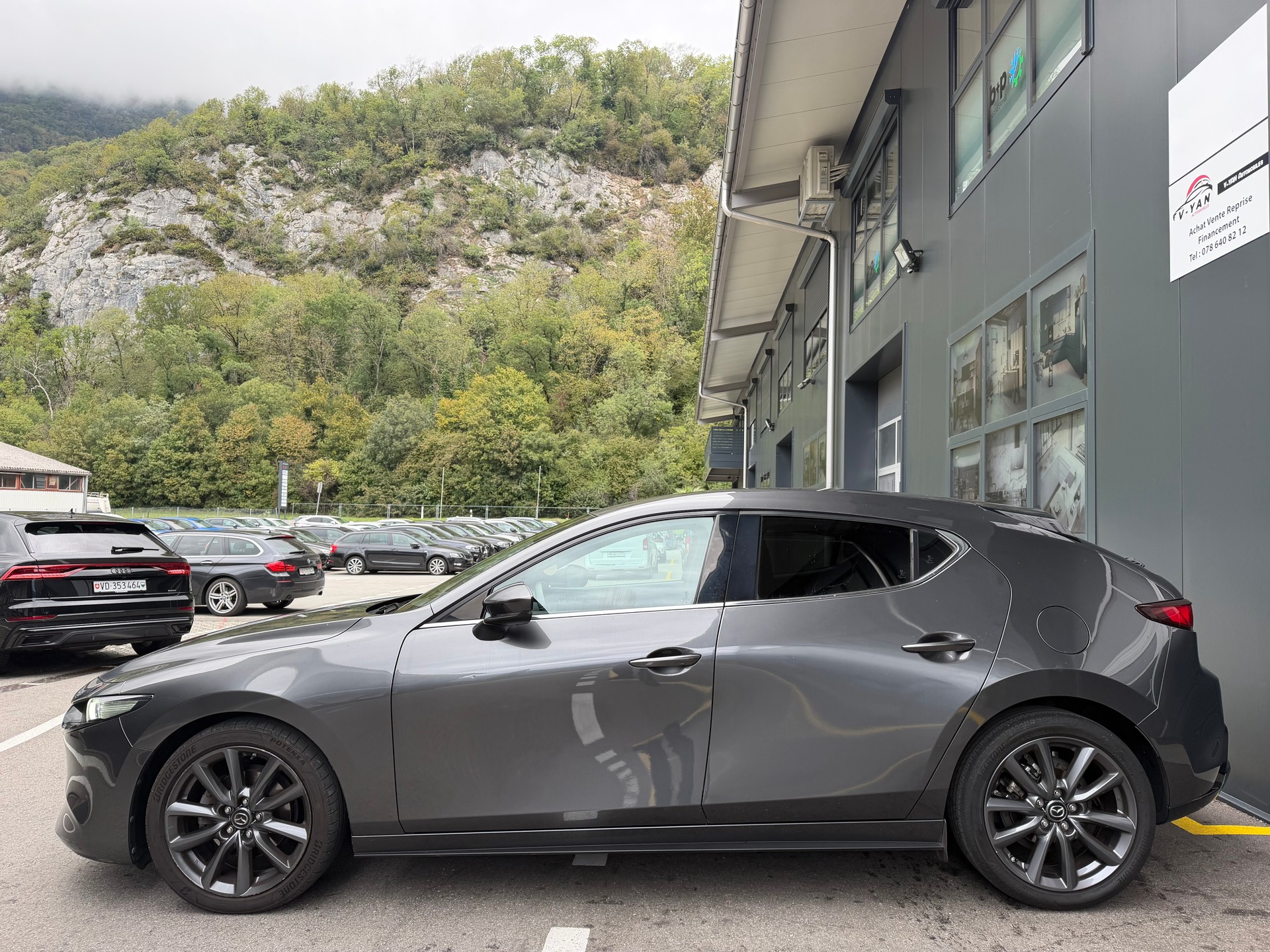 MAZDA 3 Hatchback SKYACTIV-X M Hybrid 180 Revolution-image-3