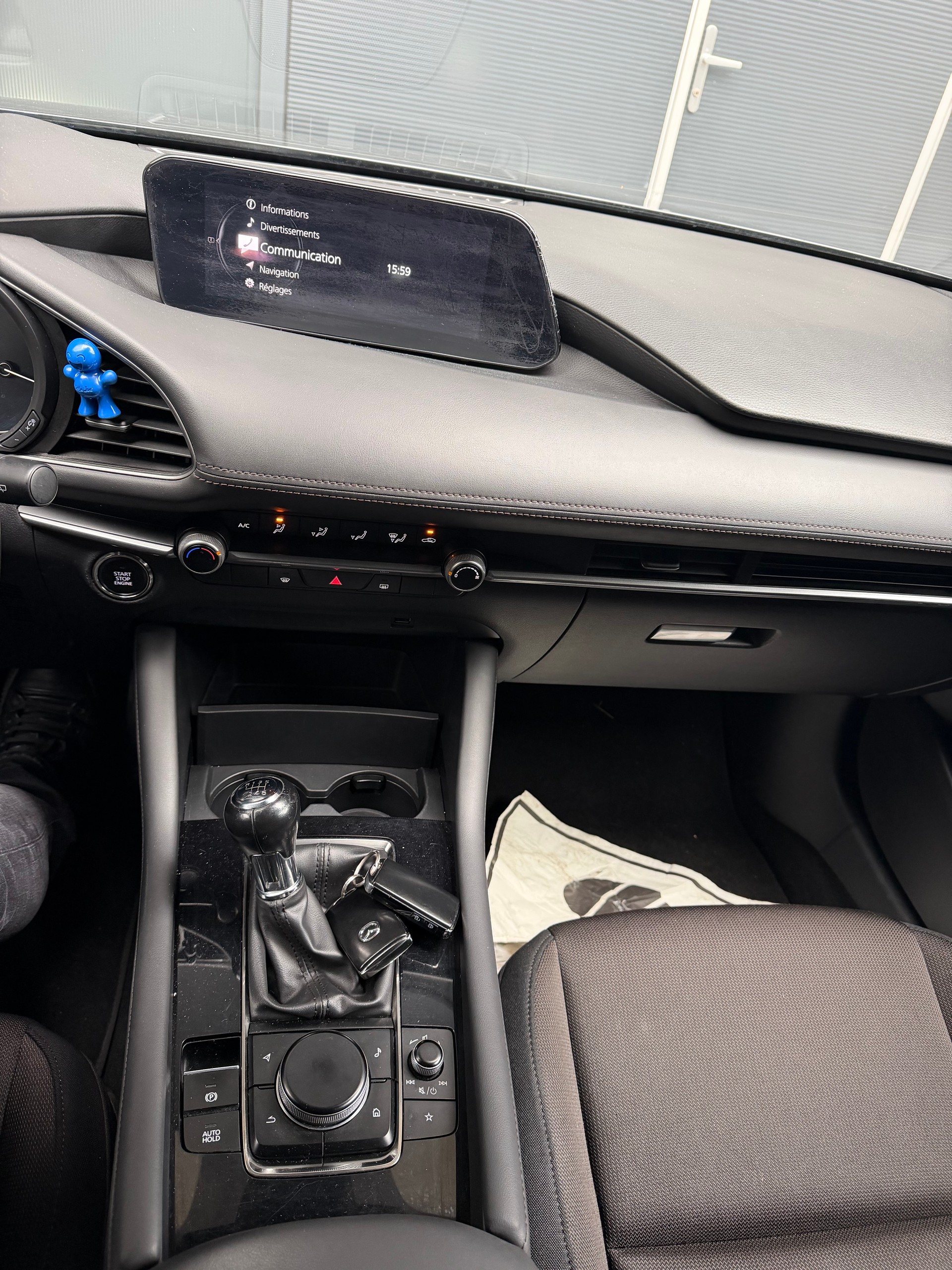 MAZDA 3 Hatchback SKYACTIV-X M Hybrid 180 Revolution-image-14