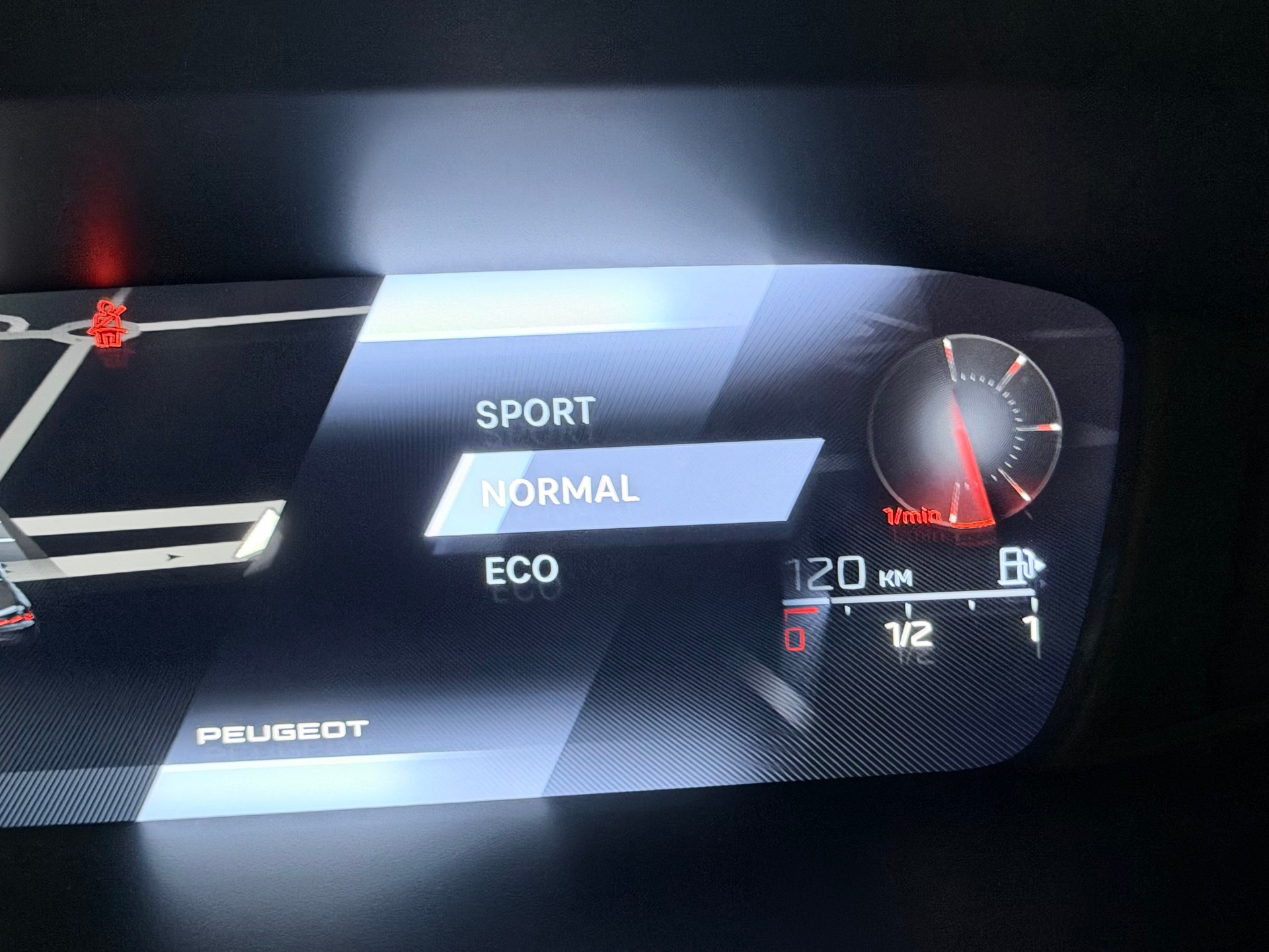PEUGEOT 308 SW 1.5 BlueHDI Allure Pack EAT8-image-16