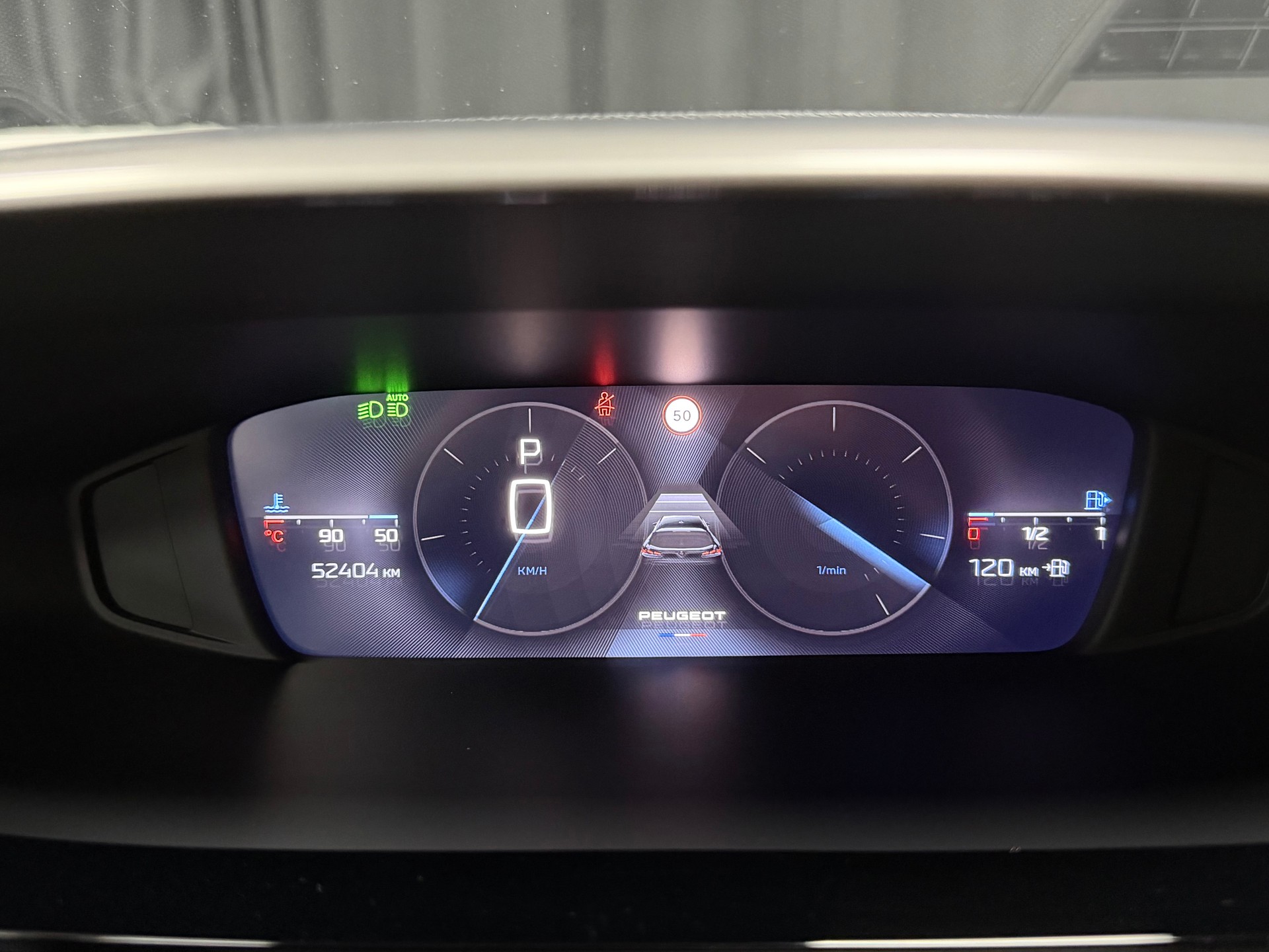 PEUGEOT 308 SW 1.5 BlueHDI Allure Pack EAT8-image-15