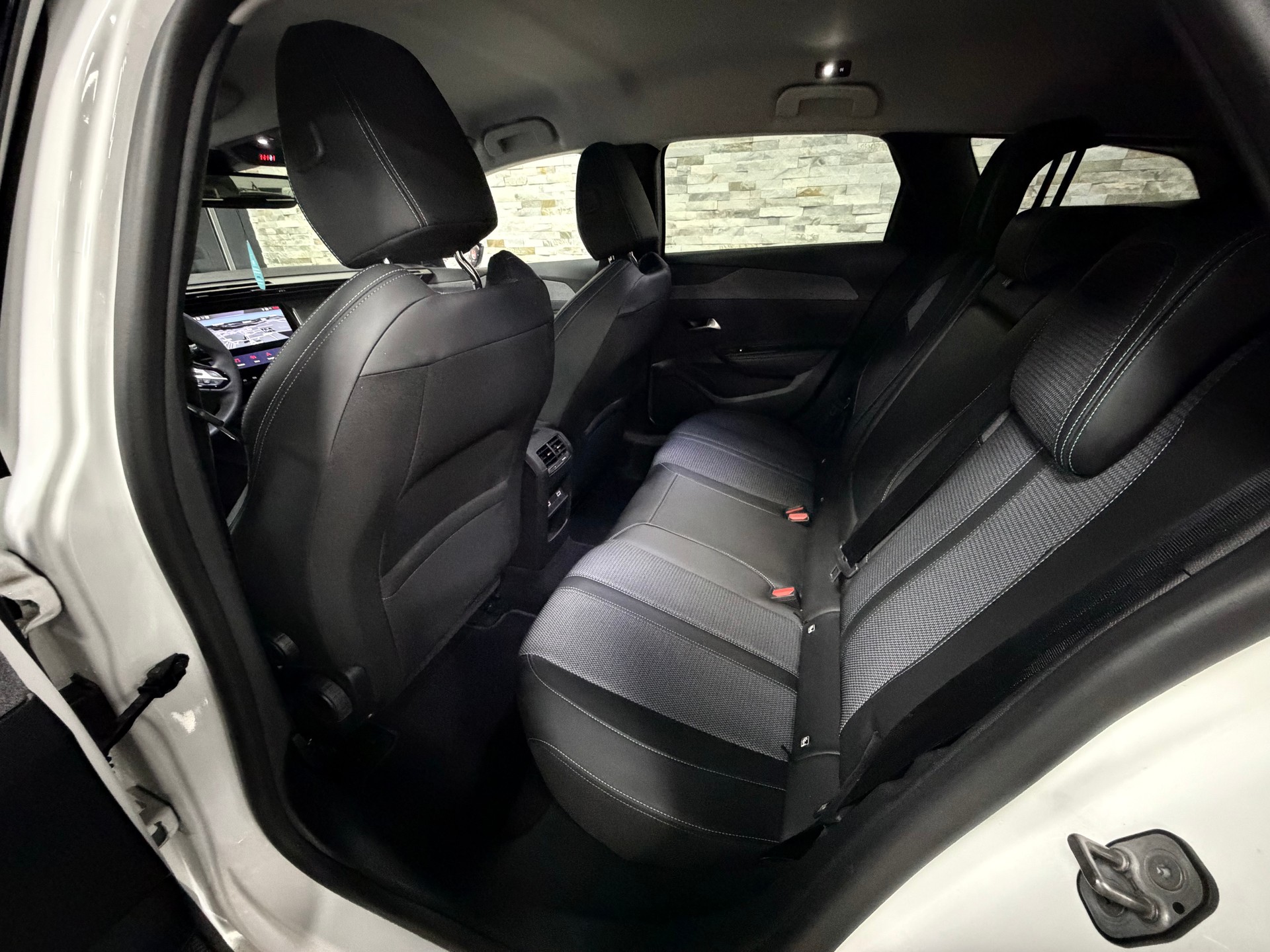 PEUGEOT 308 SW 1.5 BlueHDI Allure Pack EAT8-image-21