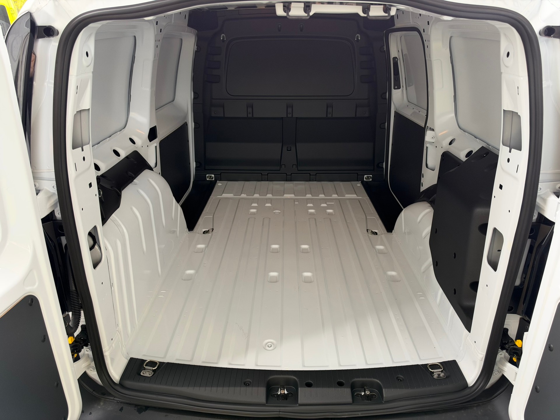 FORD Grand Transit Connect Kasten 1.5 EcoBoost PHEV Trend-image-6