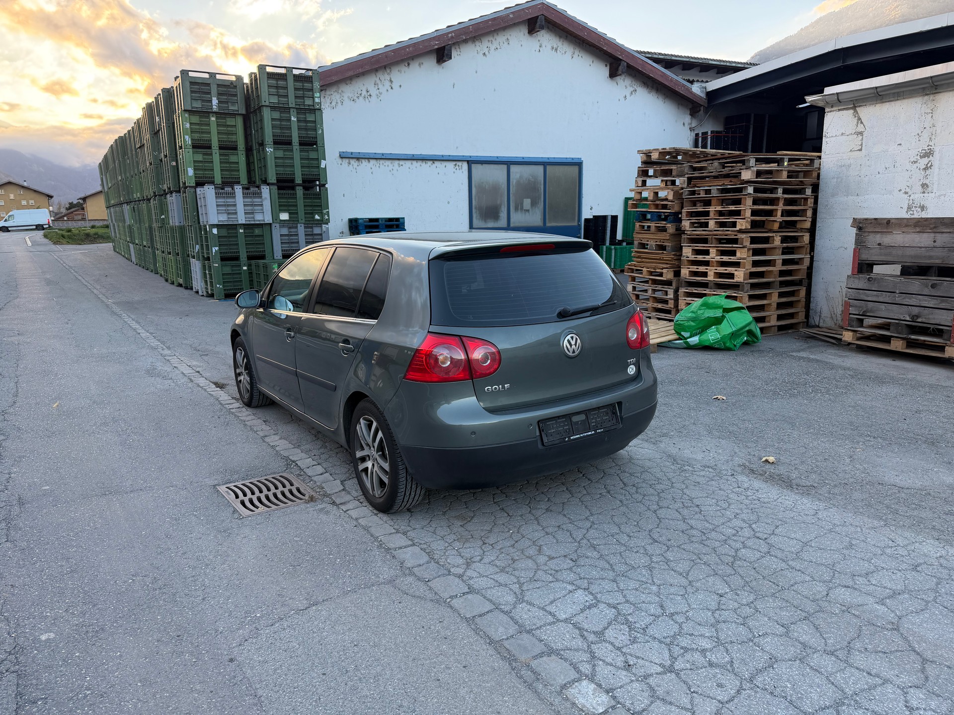 VW Golf 1.9 TDI Trend Edition-image-3