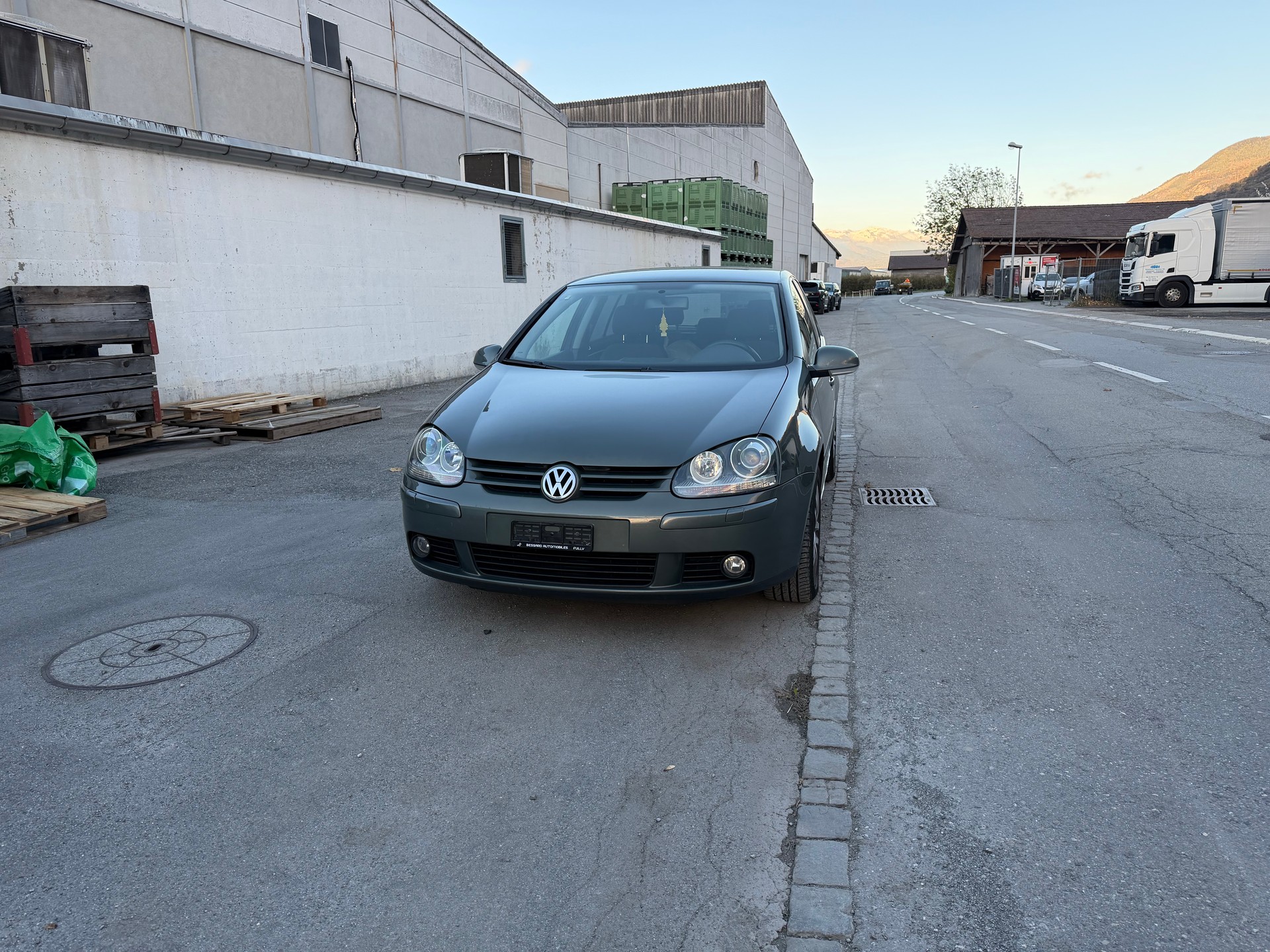 VW Golf 1.9 TDI Trend Edition-image-0