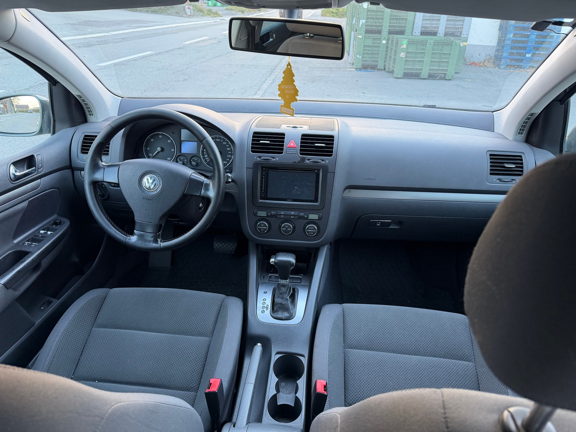 VW Golf 1.9 TDI Trend Edition-image-2