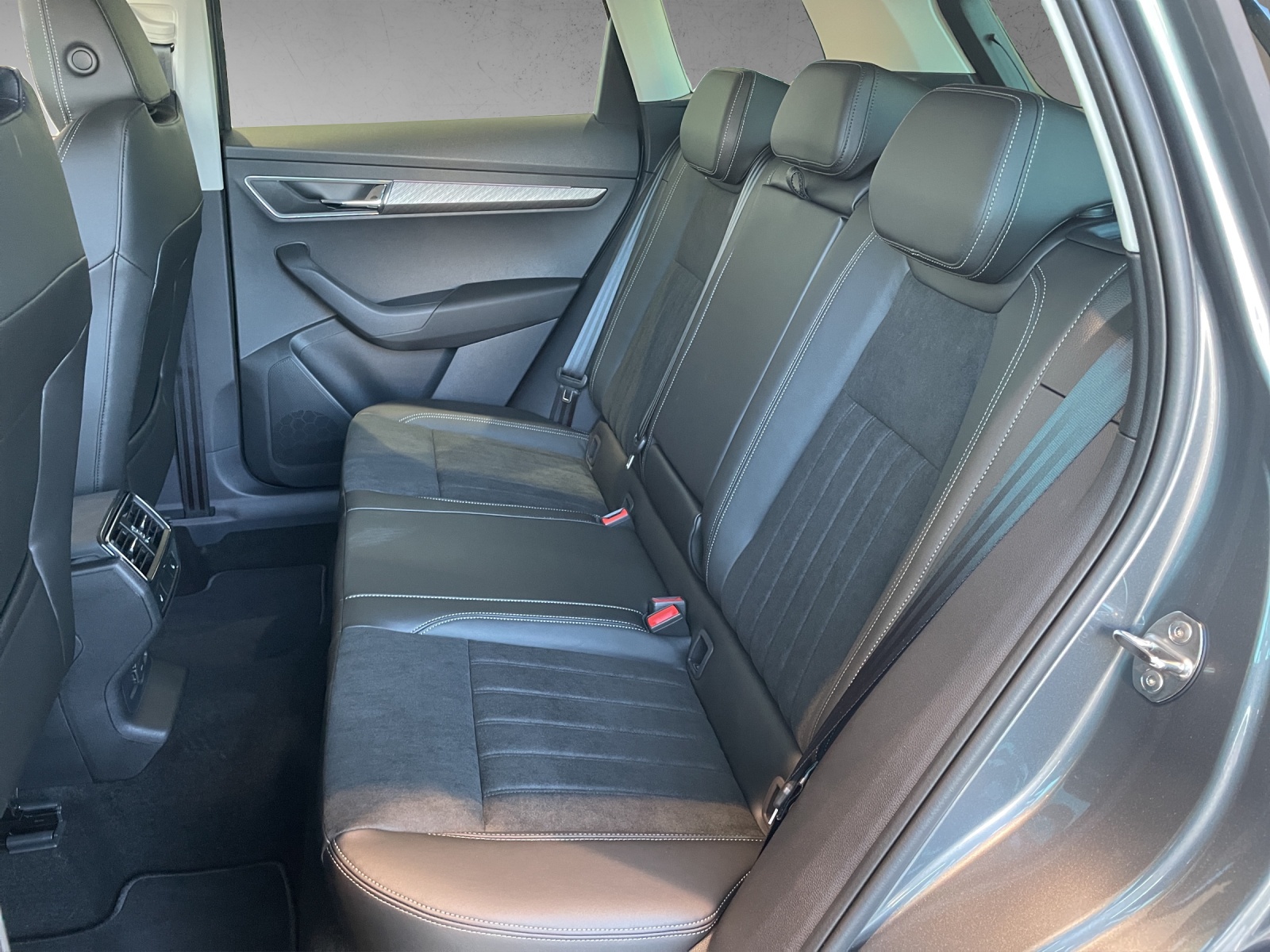 SKODA SKODA Karoq Dynamic-image-11