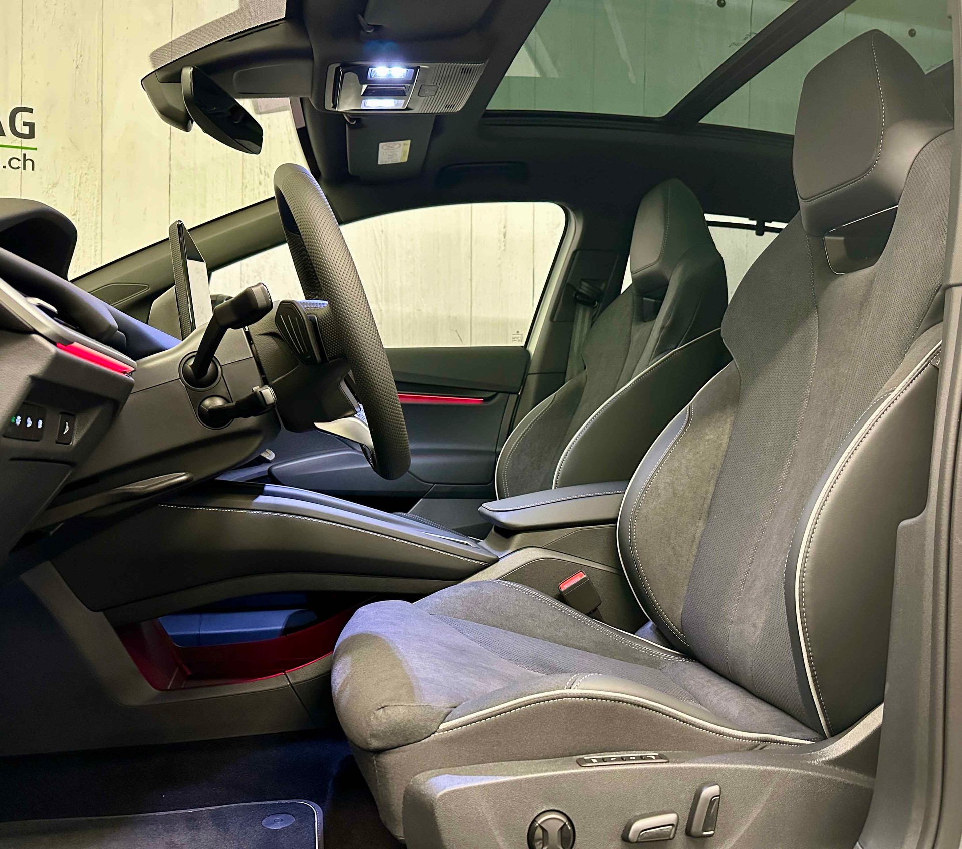 SKODA Enyaq 85 Sportline-image-9