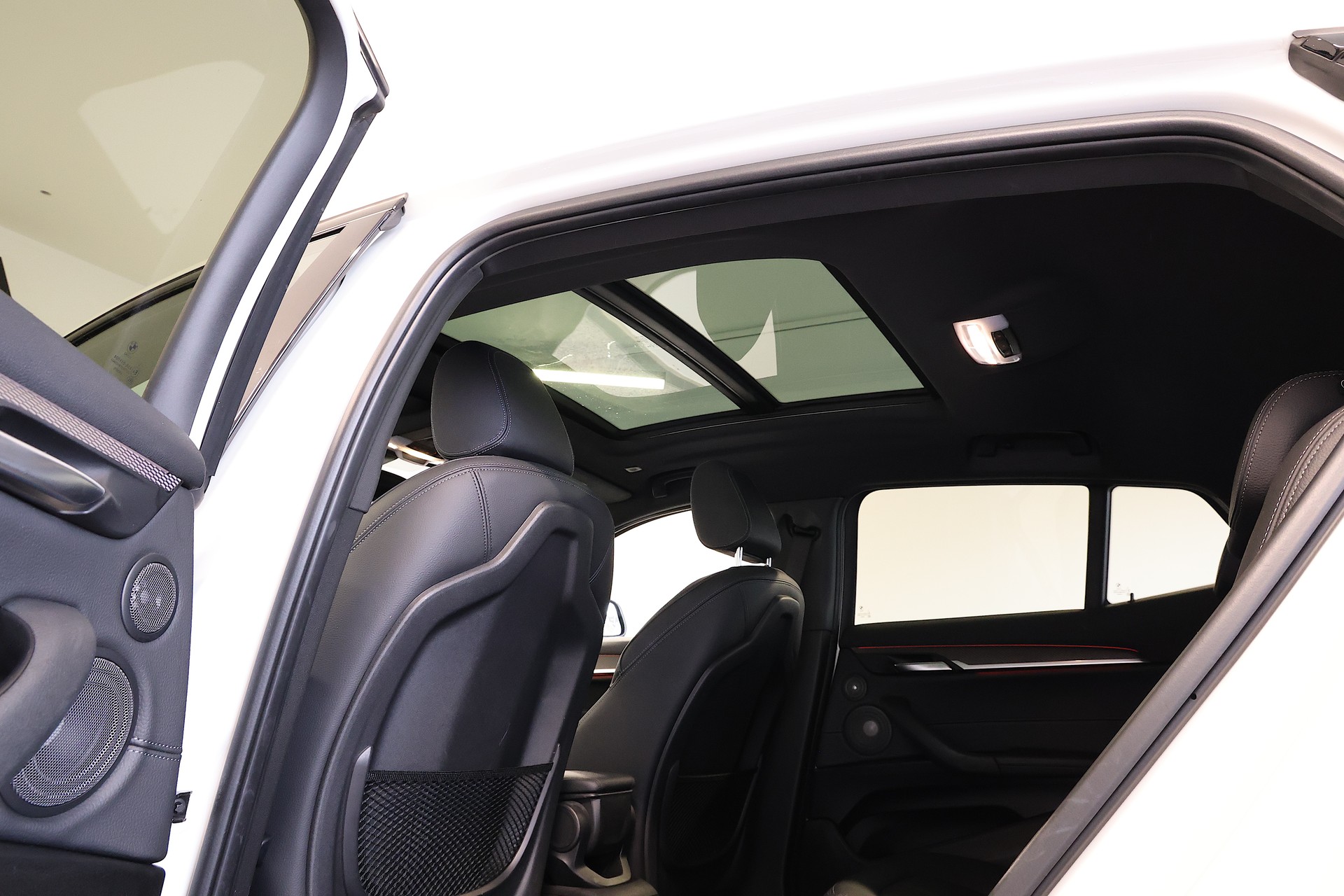 BMW X2 xDrive 25d M-Sport Steptronic-image-16