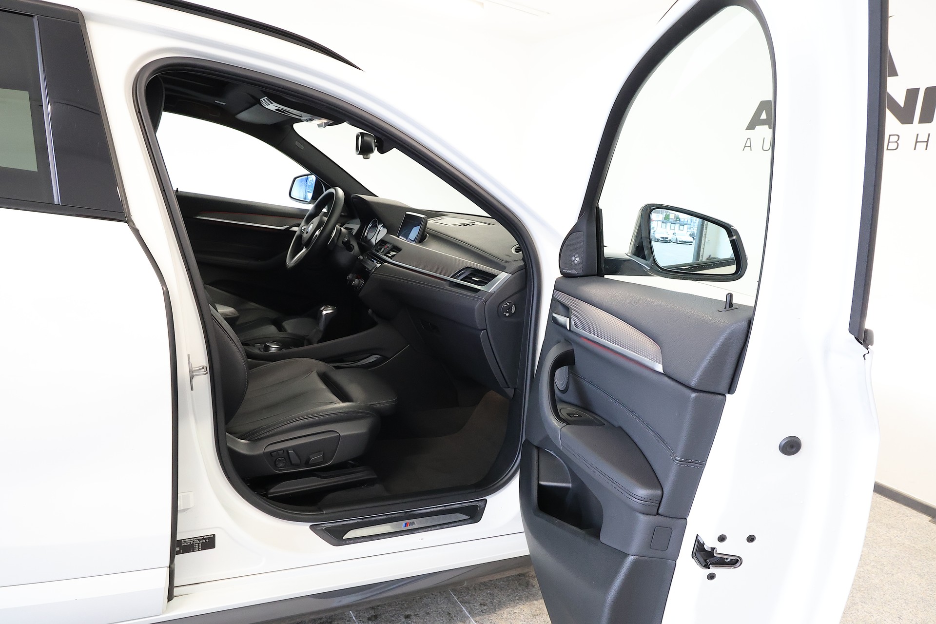 BMW X2 xDrive 25d M-Sport Steptronic-image-10