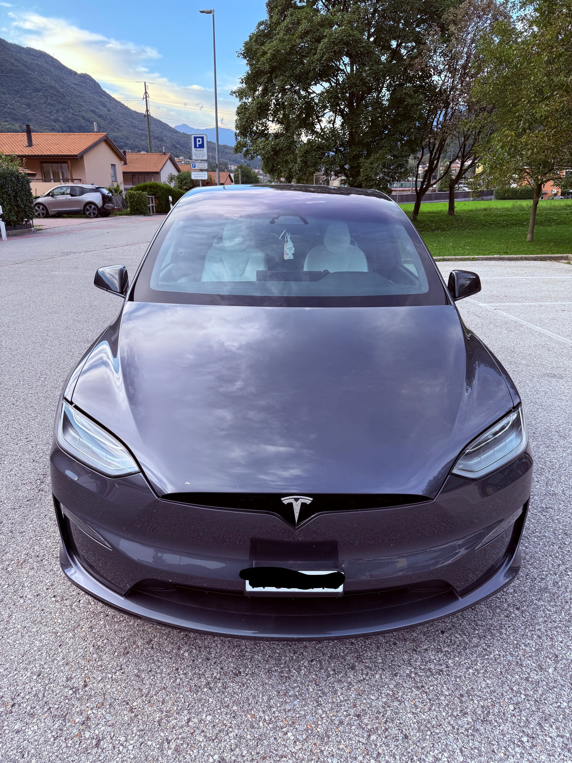 TESLA Model X Long Range Dual Motor Palladium Refresh-image-4