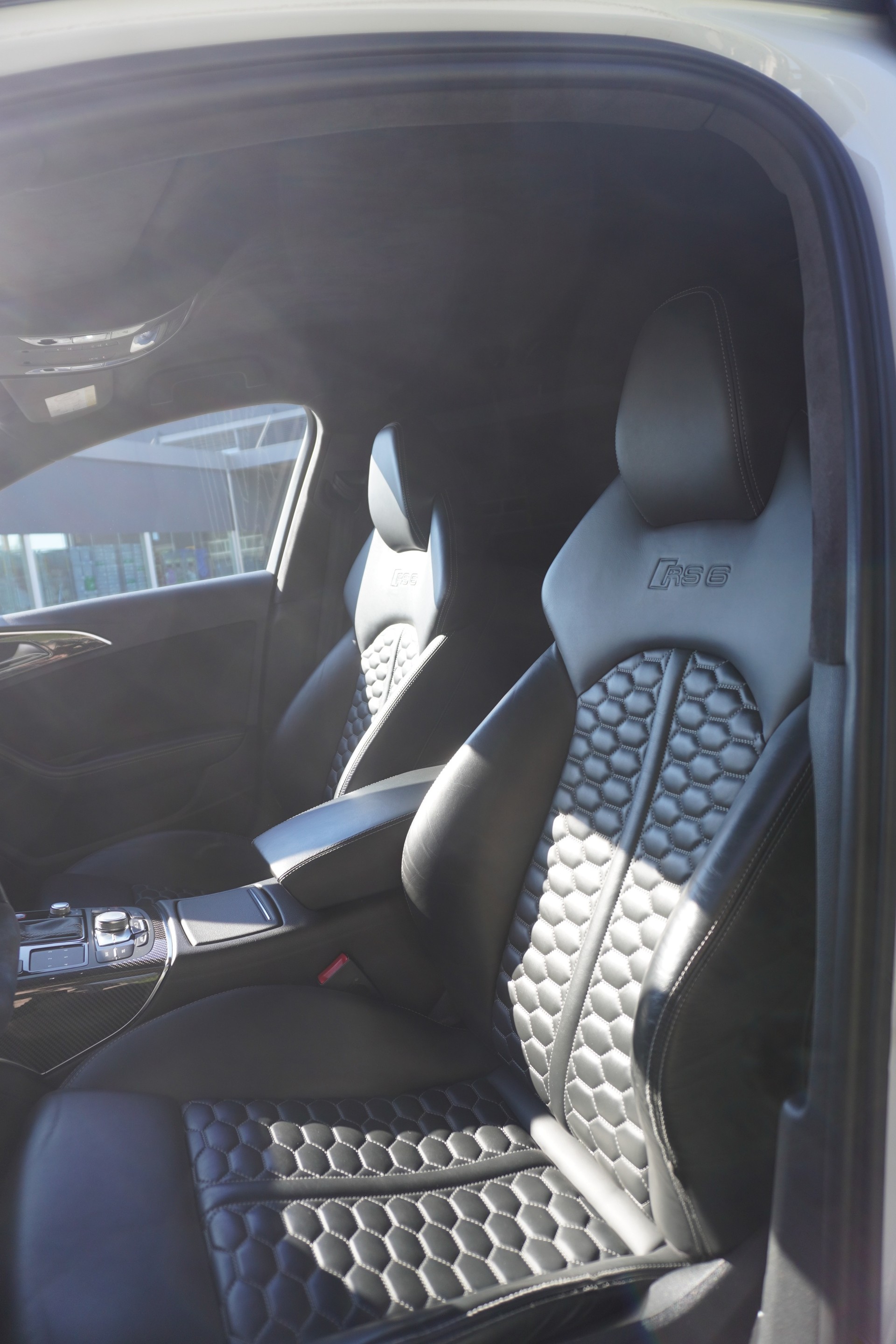 AUDI RS6 Avant 4.0 TFSI V8 performance quattro-image-11