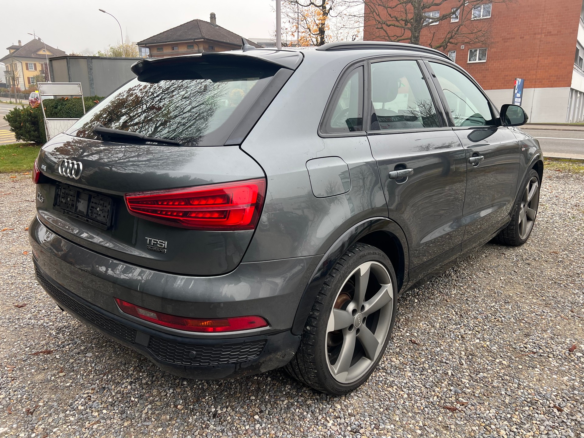 AUDI Q3 2.0 TFSI sport quattro S-tronic-image-4