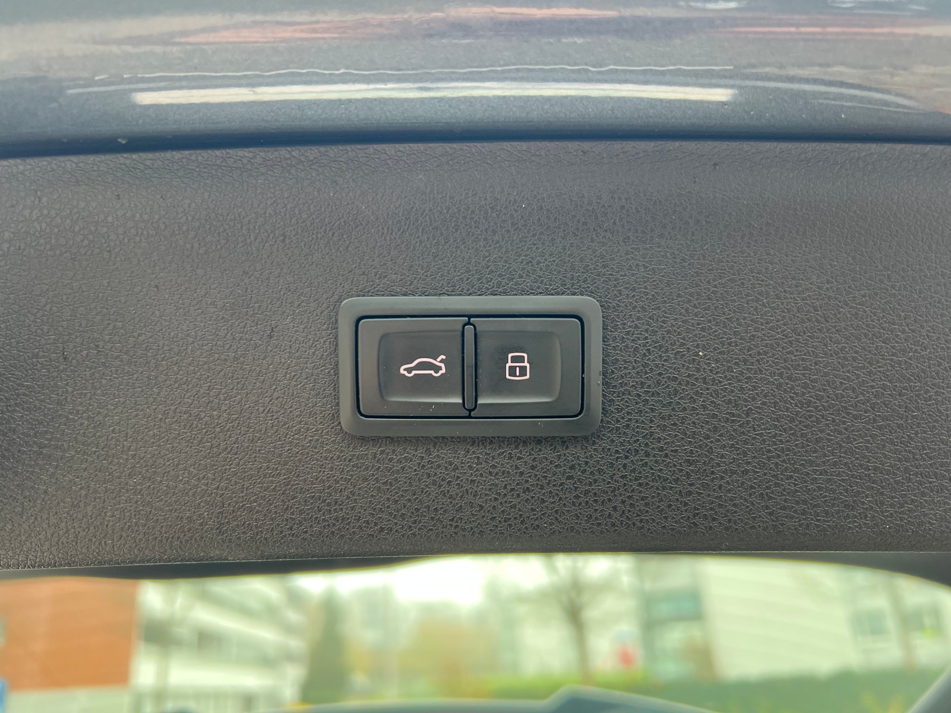 AUDI Q3 2.0 TFSI sport quattro S-tronic-image-11