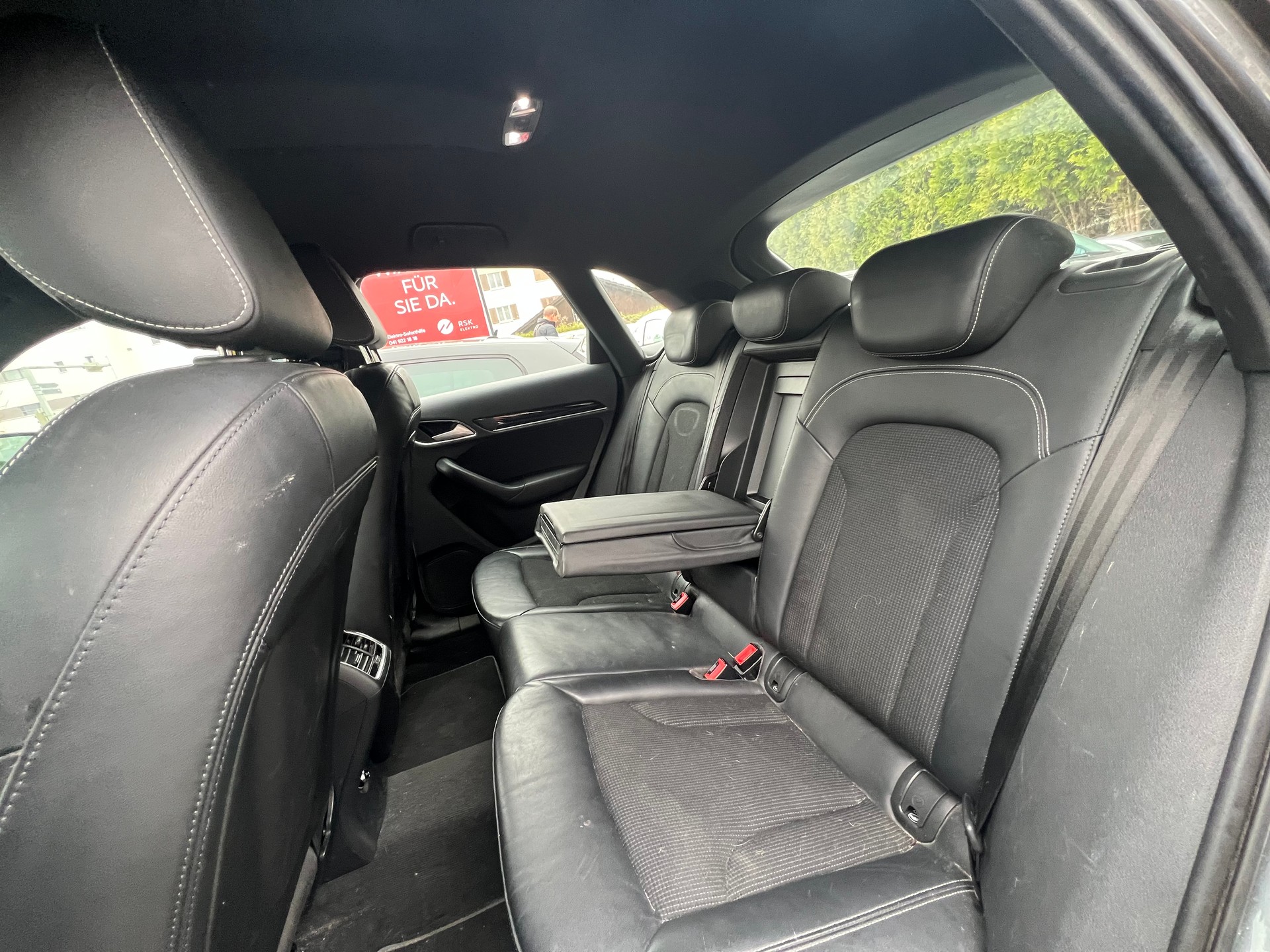 AUDI Q3 2.0 TFSI sport quattro S-tronic-image-9