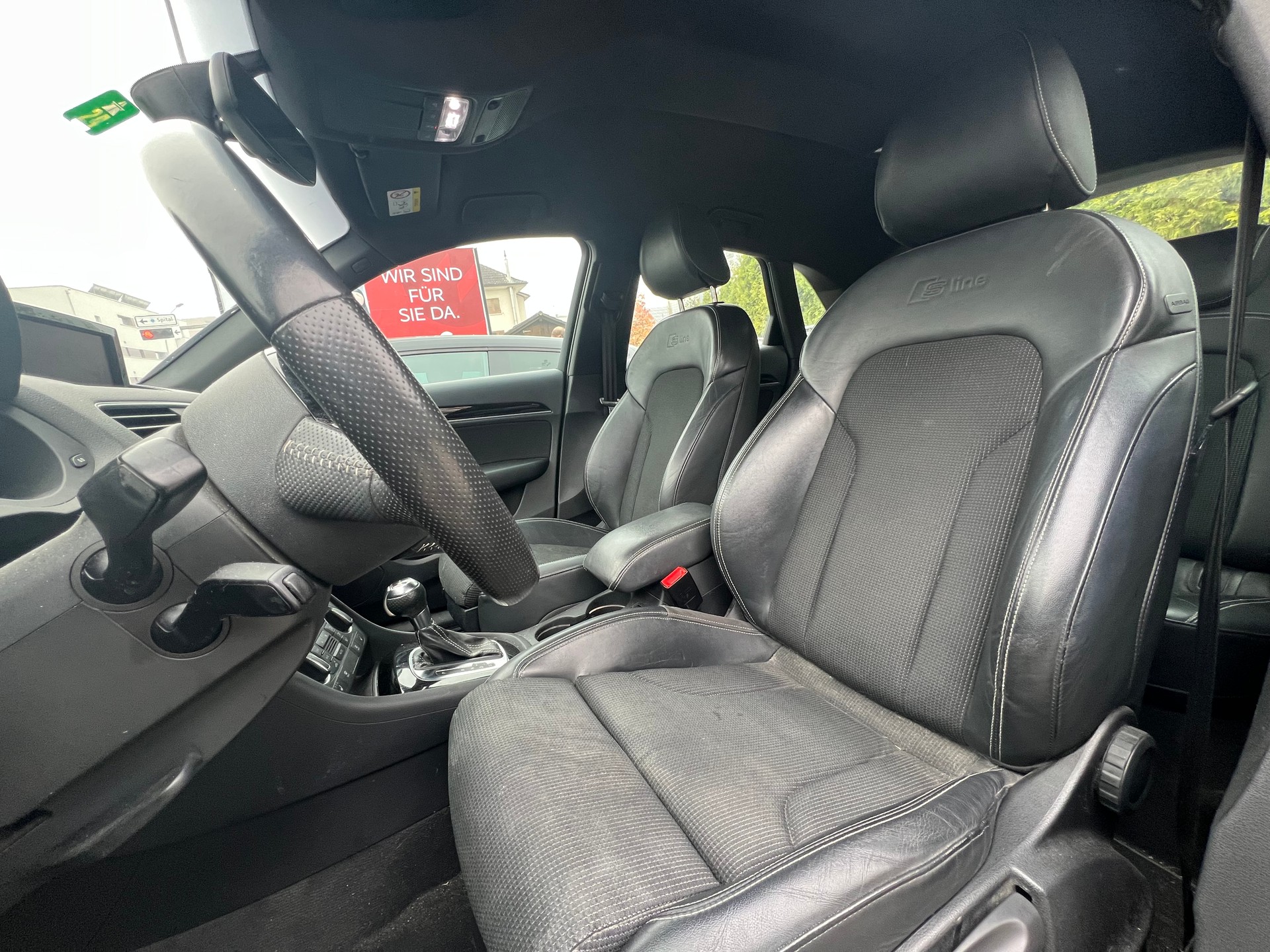 AUDI Q3 2.0 TFSI sport quattro S-tronic-image-8