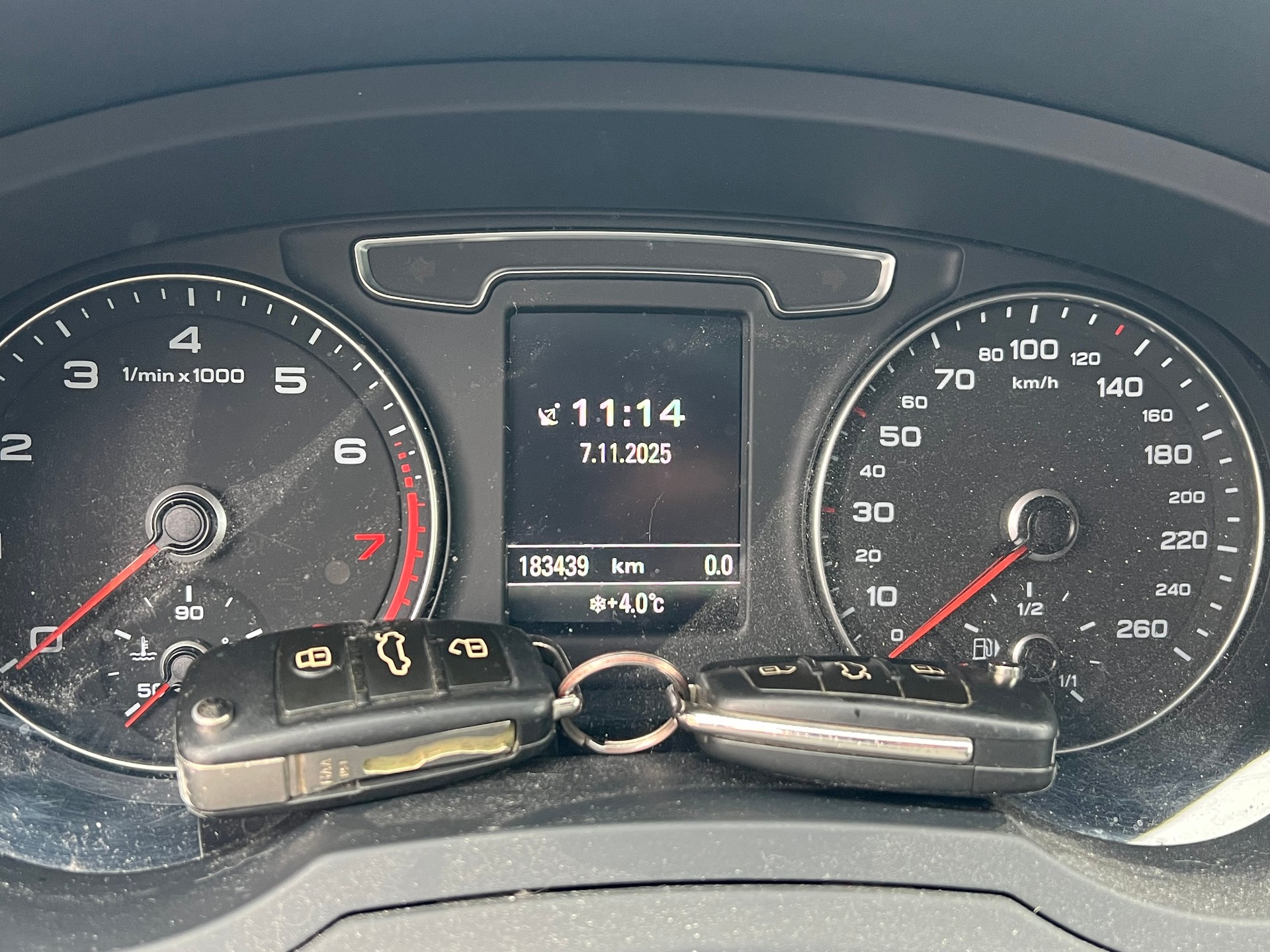 AUDI Q3 2.0 TFSI sport quattro S-tronic-image-12