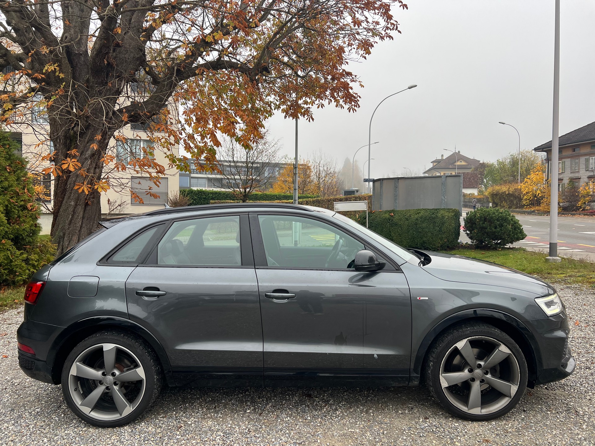 AUDI Q3 2.0 TFSI sport quattro S-tronic-showroom-element-3