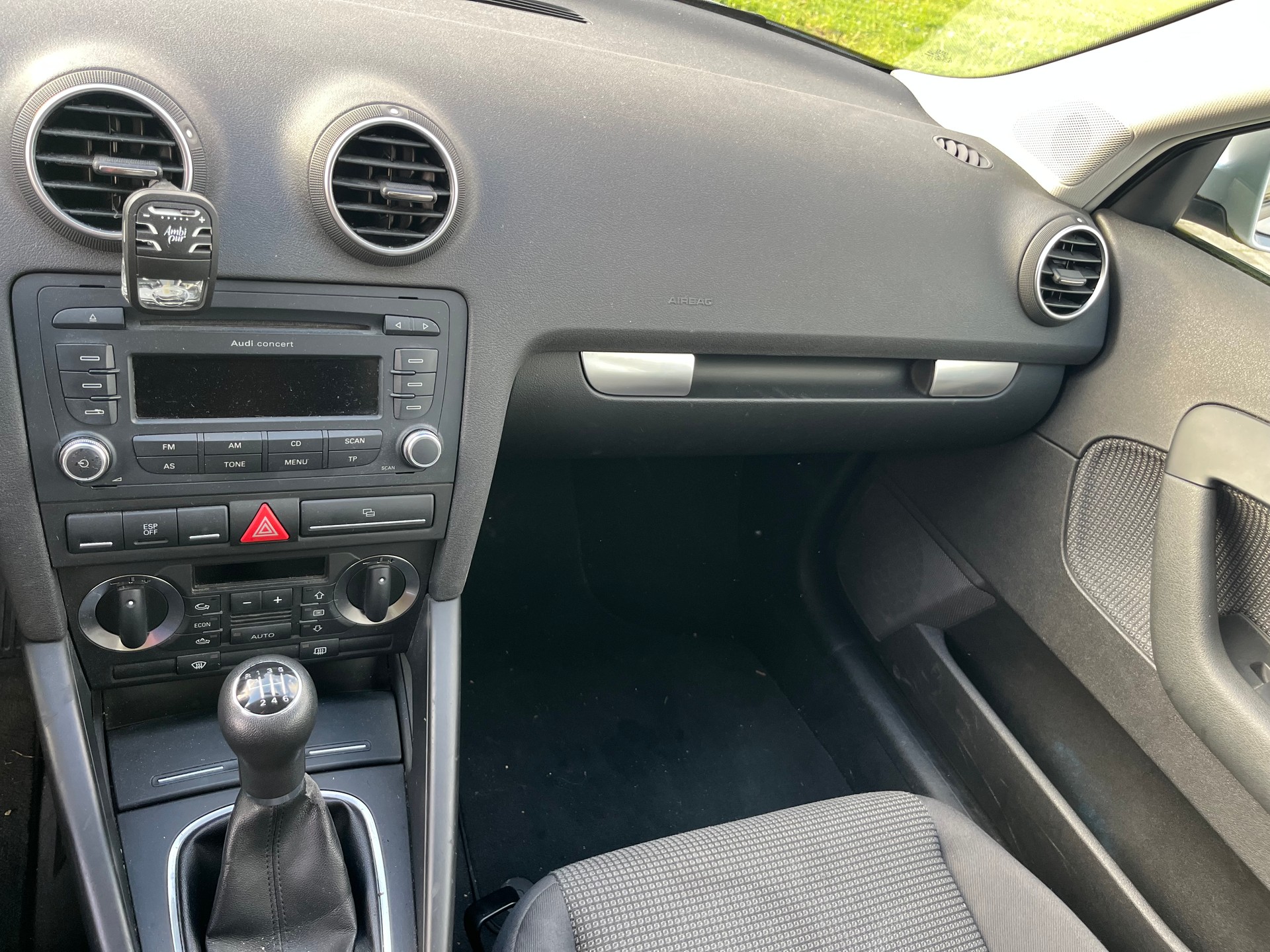 AUDI A3 Sportback 1.8 Turbo FSI Attraction-image-12
