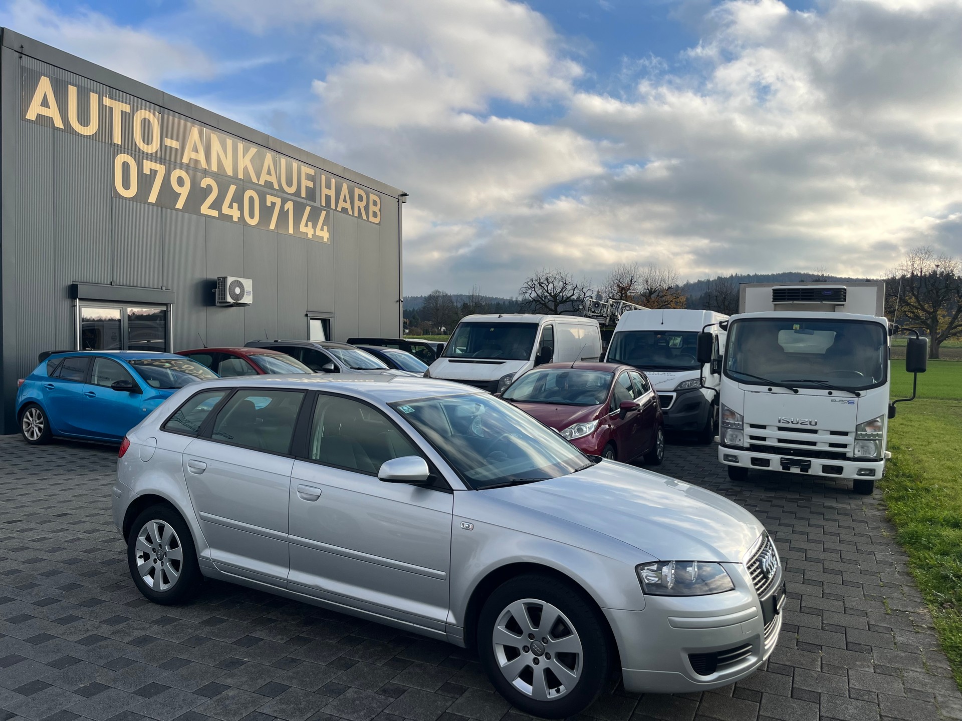 AUDI A3 Sportback 1.8 Turbo FSI Attraction-image-0
