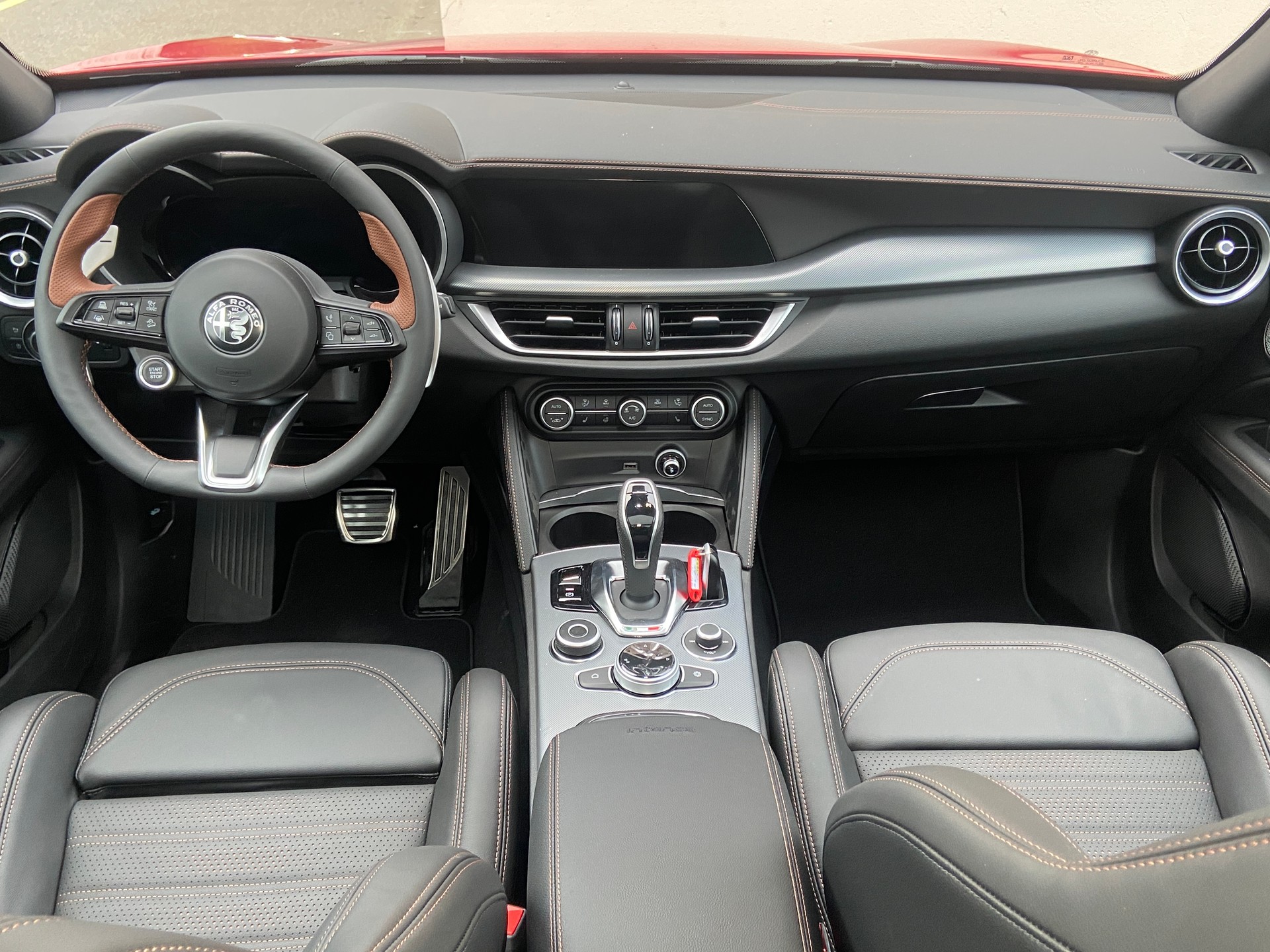 ALFA ROMEO Stelvio 2.0 Intensa Sky Q4 AT8-image-4