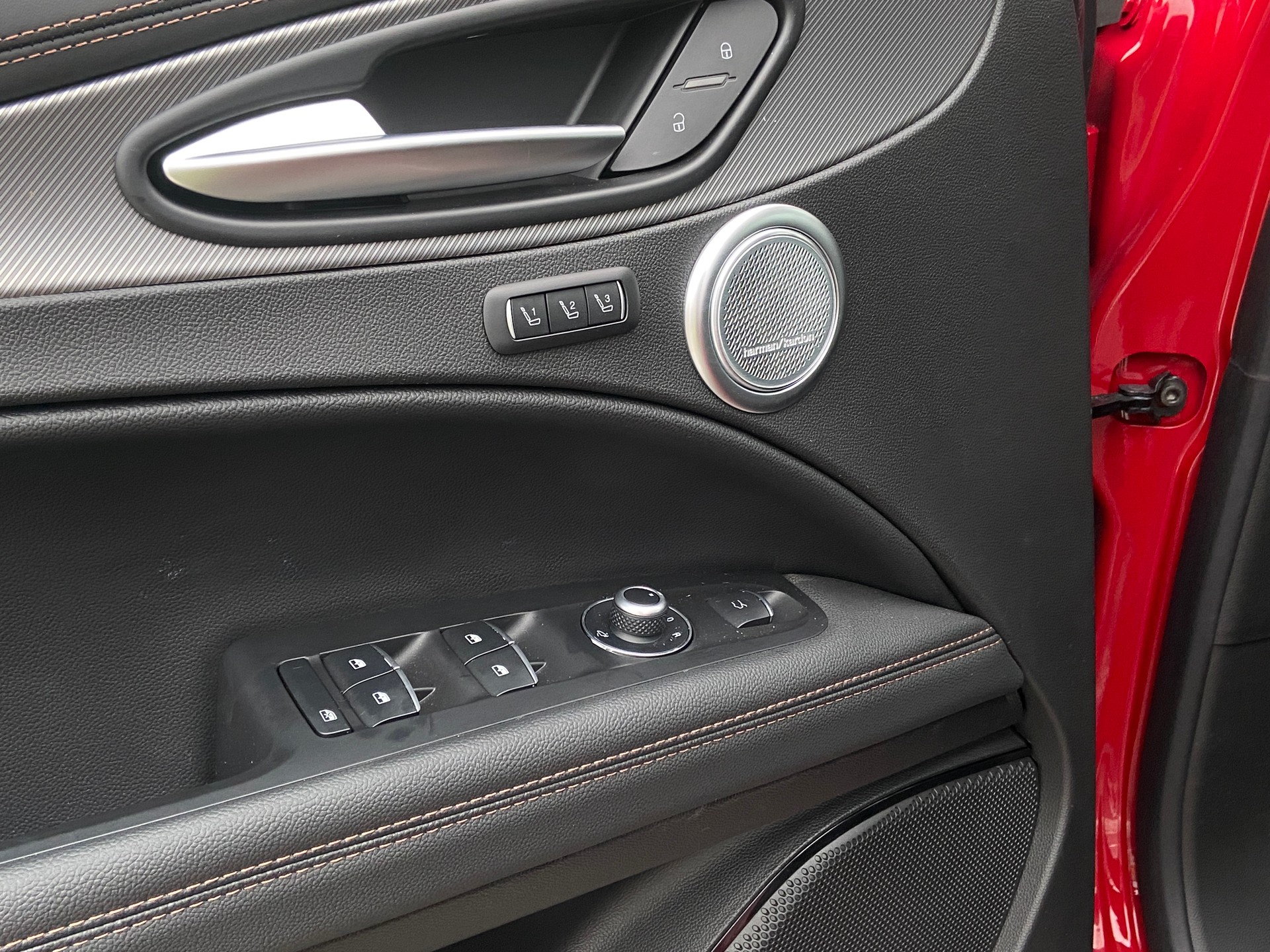 ALFA ROMEO Stelvio 2.0 Intensa Sky Q4 AT8-image-9
