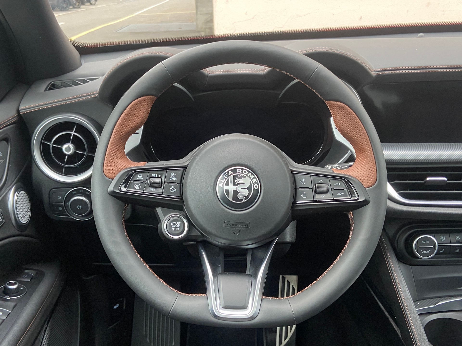 ALFA ROMEO Stelvio 2.0 Intensa Sky Q4 AT8-image-10