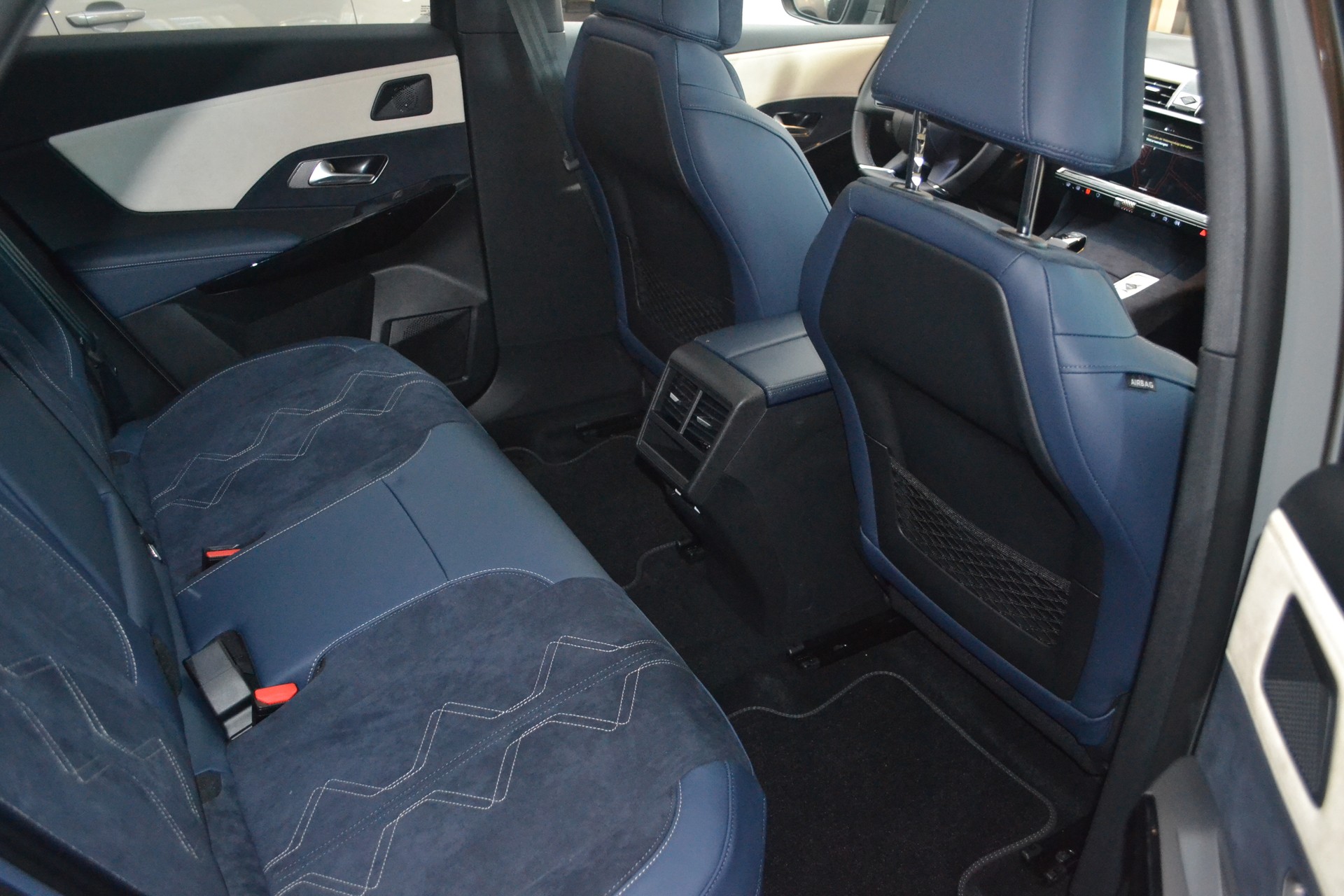 DS AUTOMOBILES DS 7 Crossback E-Tense 300 4x4 Jules Verne-image-7