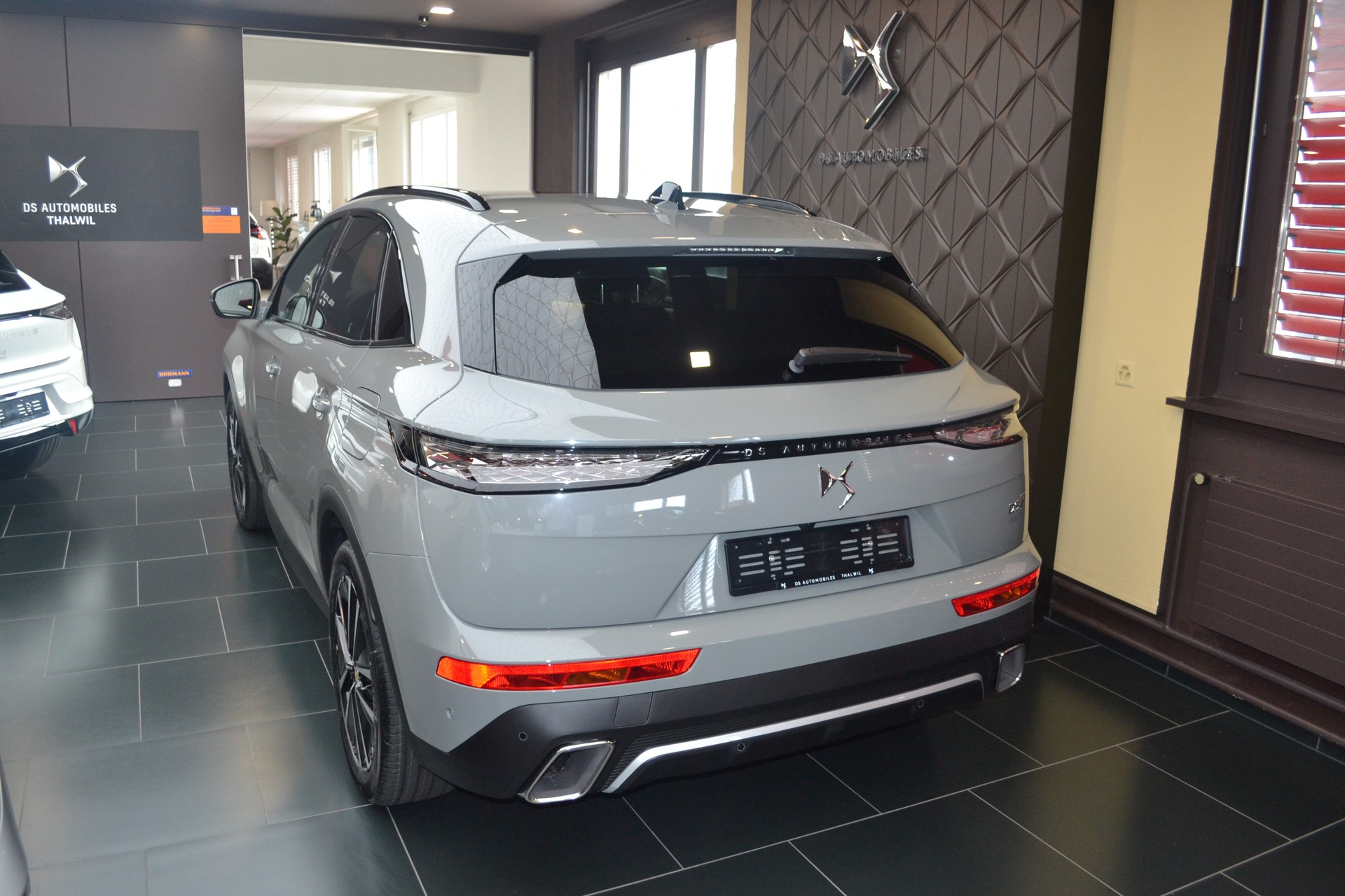 DS AUTOMOBILES DS 7 Crossback E-Tense 300 4x4 Jules Verne-image-2