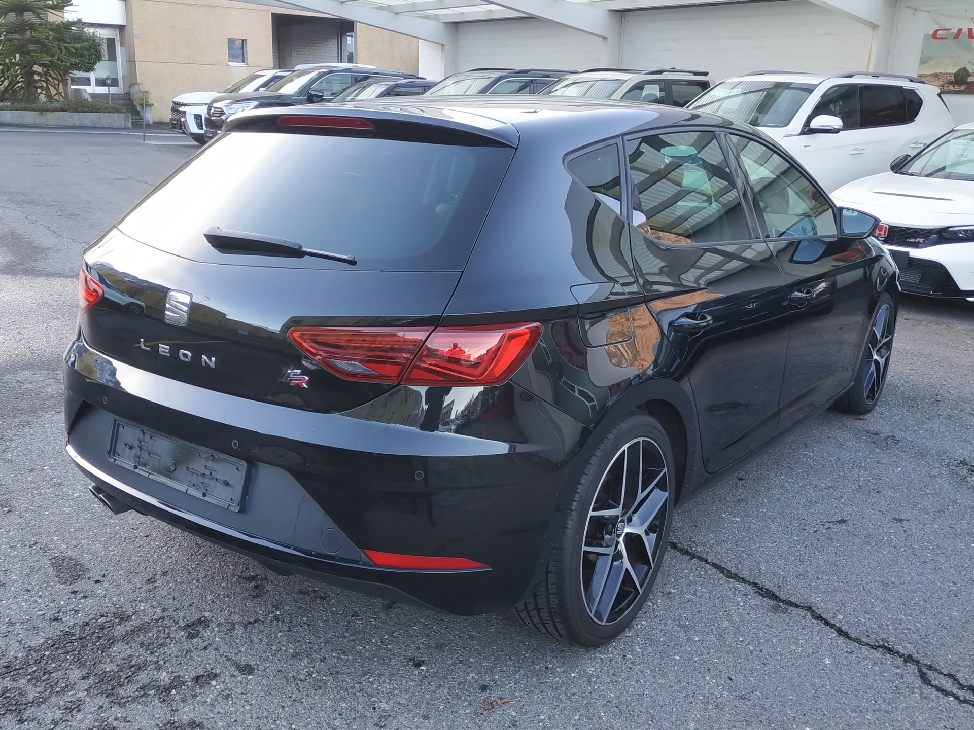 SEAT Leon 2.0 TSI SWISS FR DSG Automat-image-5