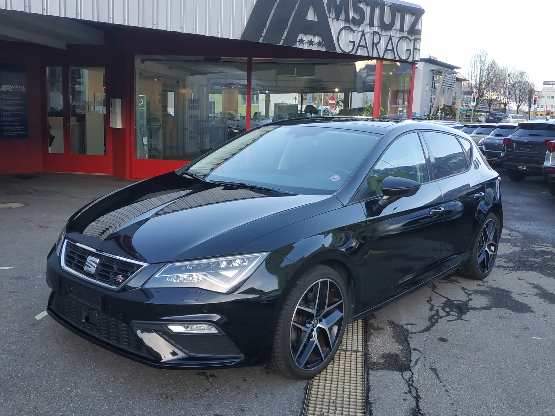 SEAT Leon 2.0 TSI SWISS FR DSG Automat-image-0