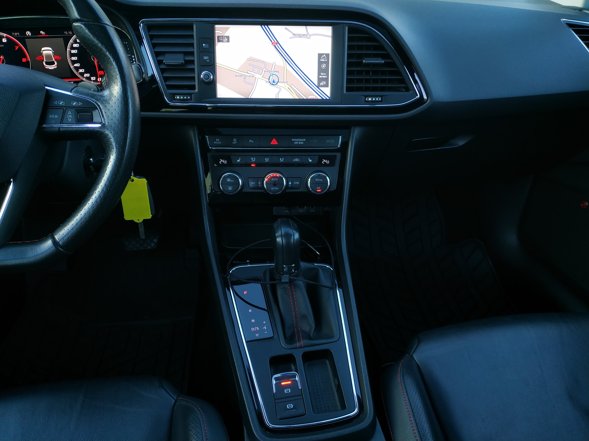 SEAT Leon 2.0 TSI SWISS FR DSG Automat-image-12