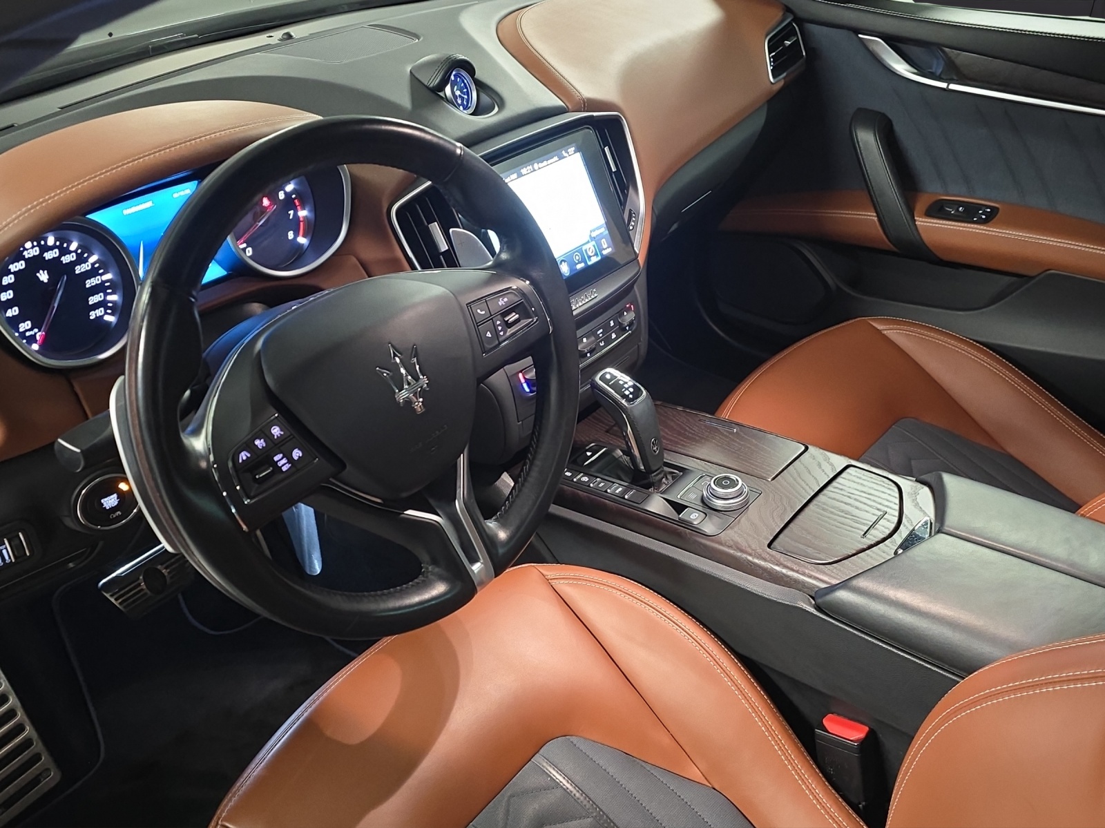 MASERATI Ghibli S Q4 3.0 GranLusso Automatica-image-9