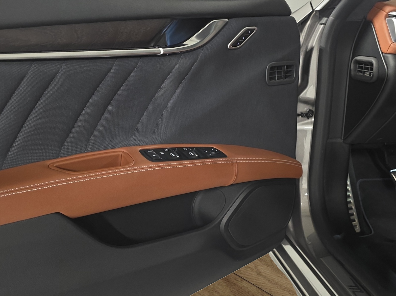 MASERATI Ghibli S Q4 3.0 GranLusso Automatica-image-19