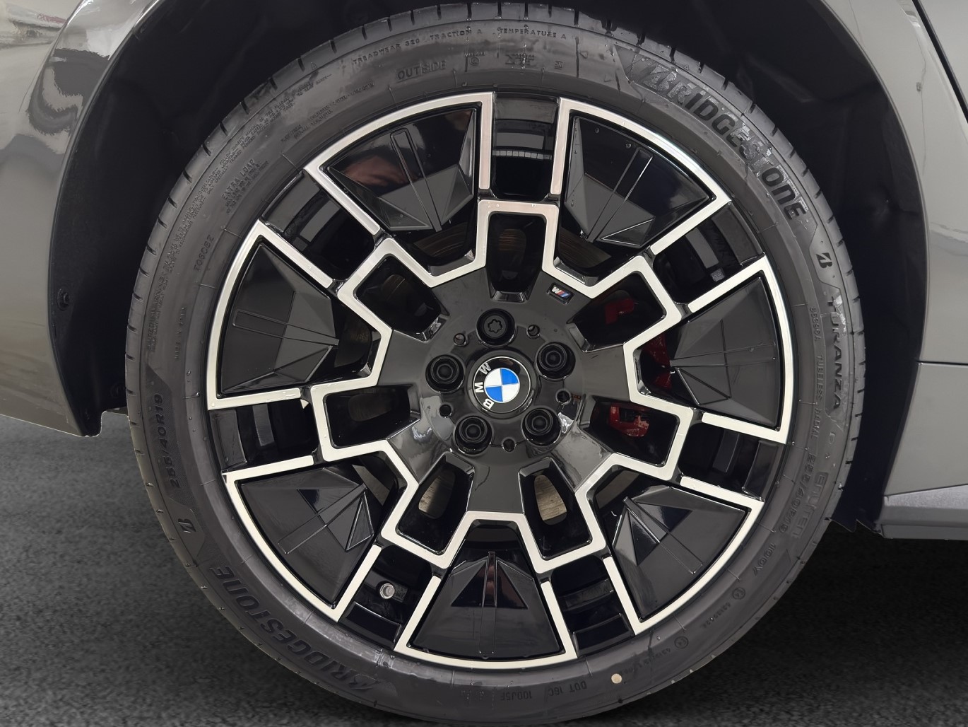 BMW i4 xDrive 40 Edition M Sport-image-10