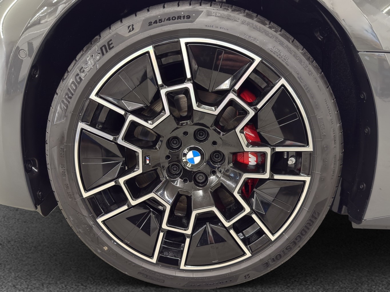 BMW i4 xDrive 40 Edition M Sport-image-8