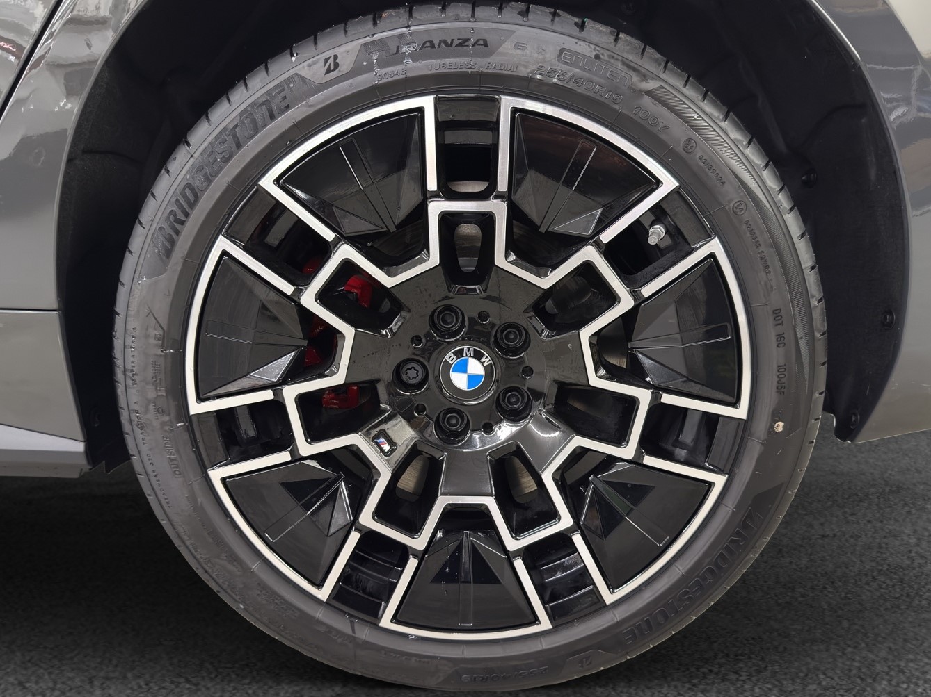 BMW i4 xDrive 40 Edition M Sport-image-9
