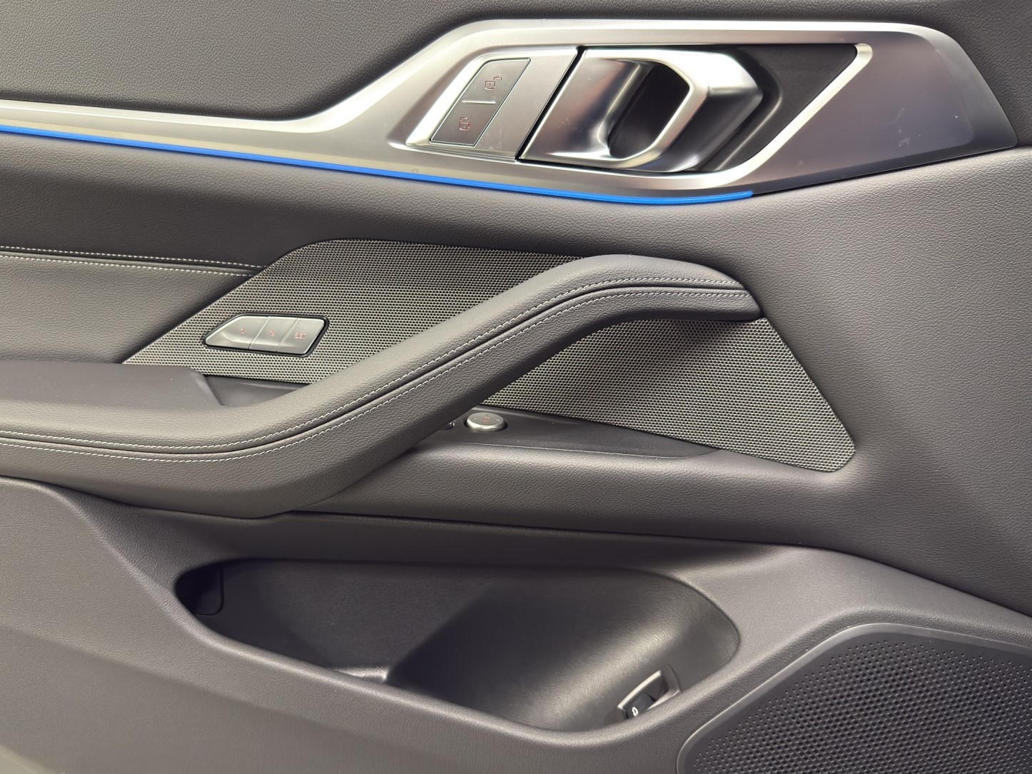 BMW i4 xDrive 40 Edition M Sport-image-14