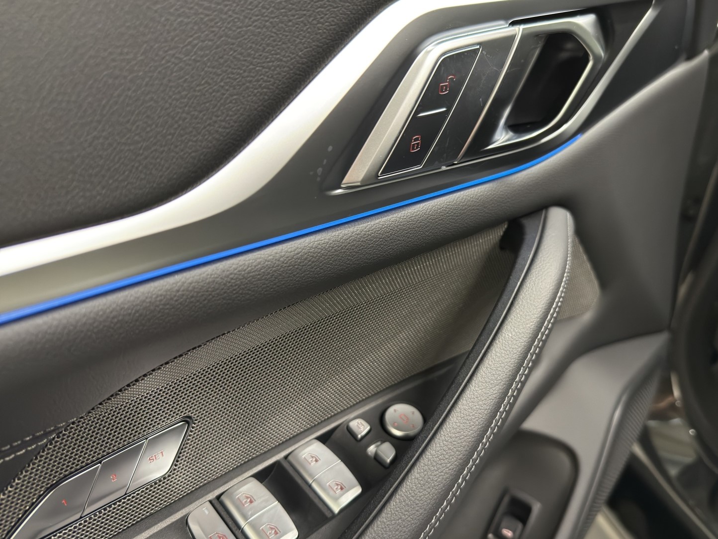 BMW i4 xDrive 40 Edition M Sport-image-19
