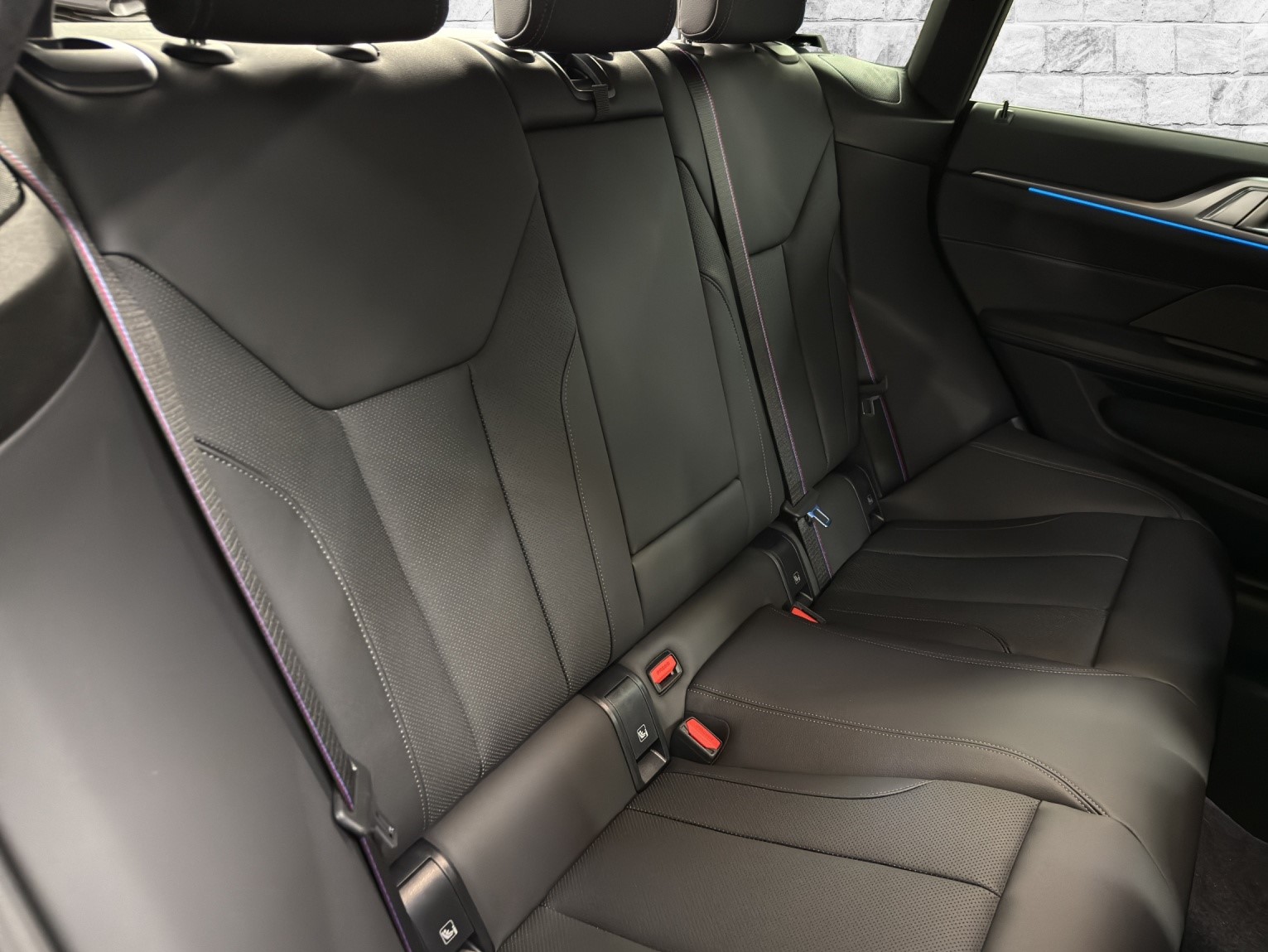 BMW i4 xDrive 40 Edition M Sport-image-18