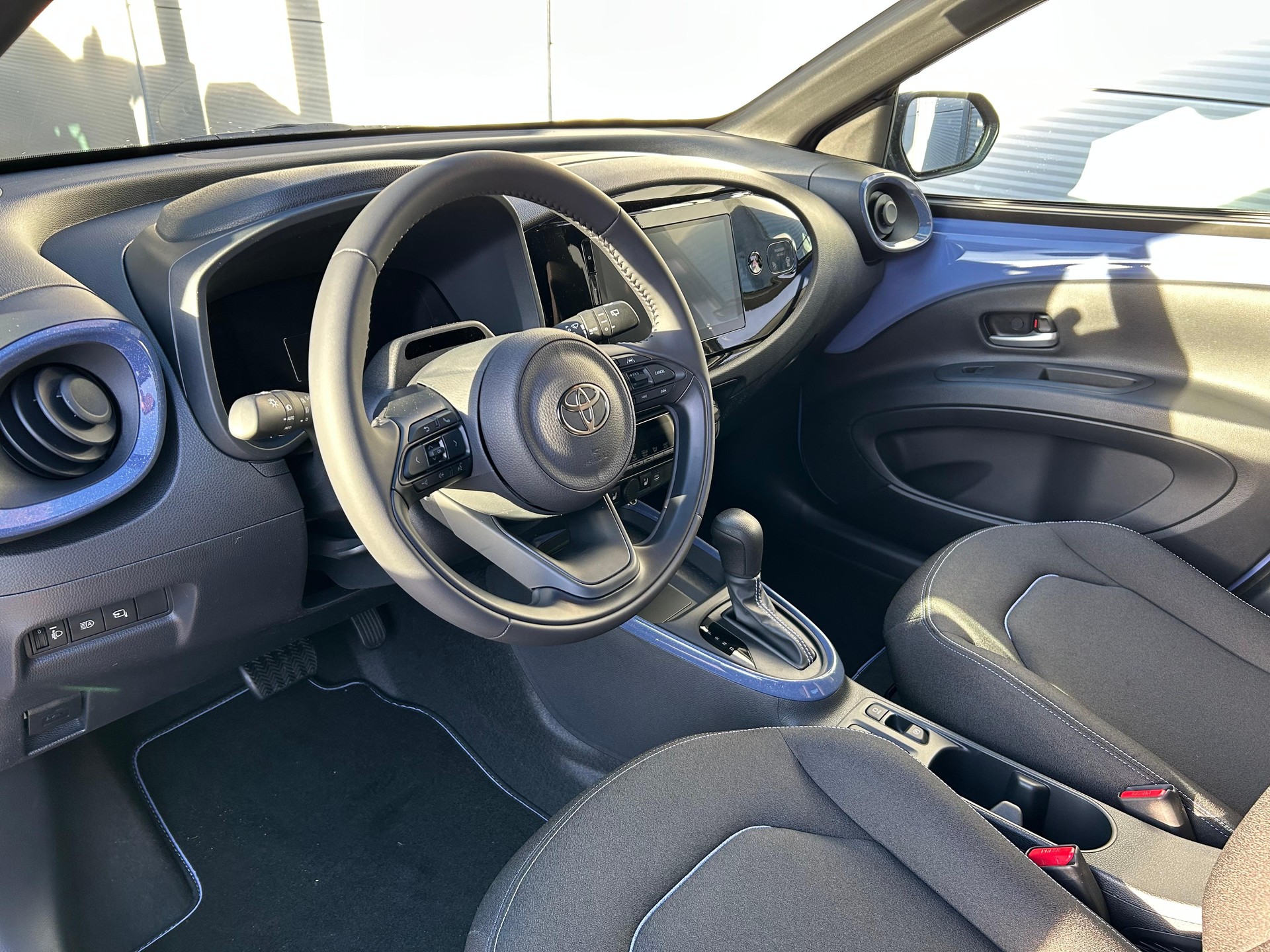 TOYOTA Aygo X 1.5 VVT-i HSD Trend-image-5