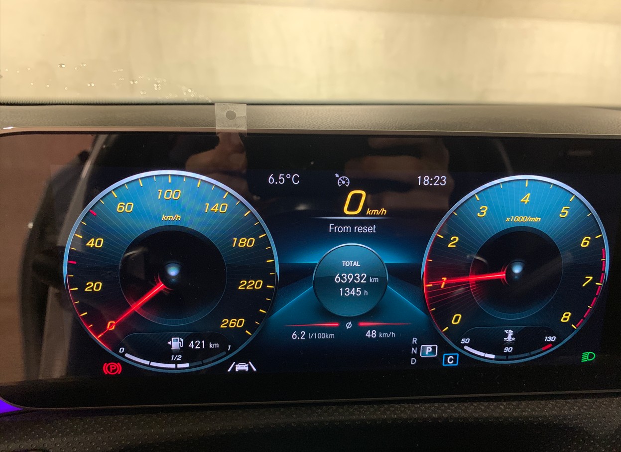 MERCEDES-BENZ A 180 AMG Line 7G-DCT-image-3