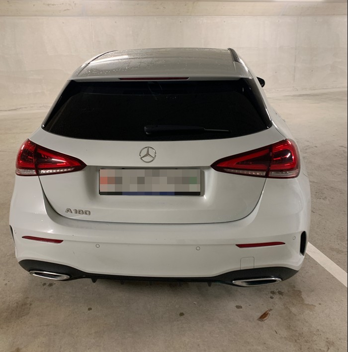MERCEDES-BENZ A 180 AMG Line 7G-DCT-image-2